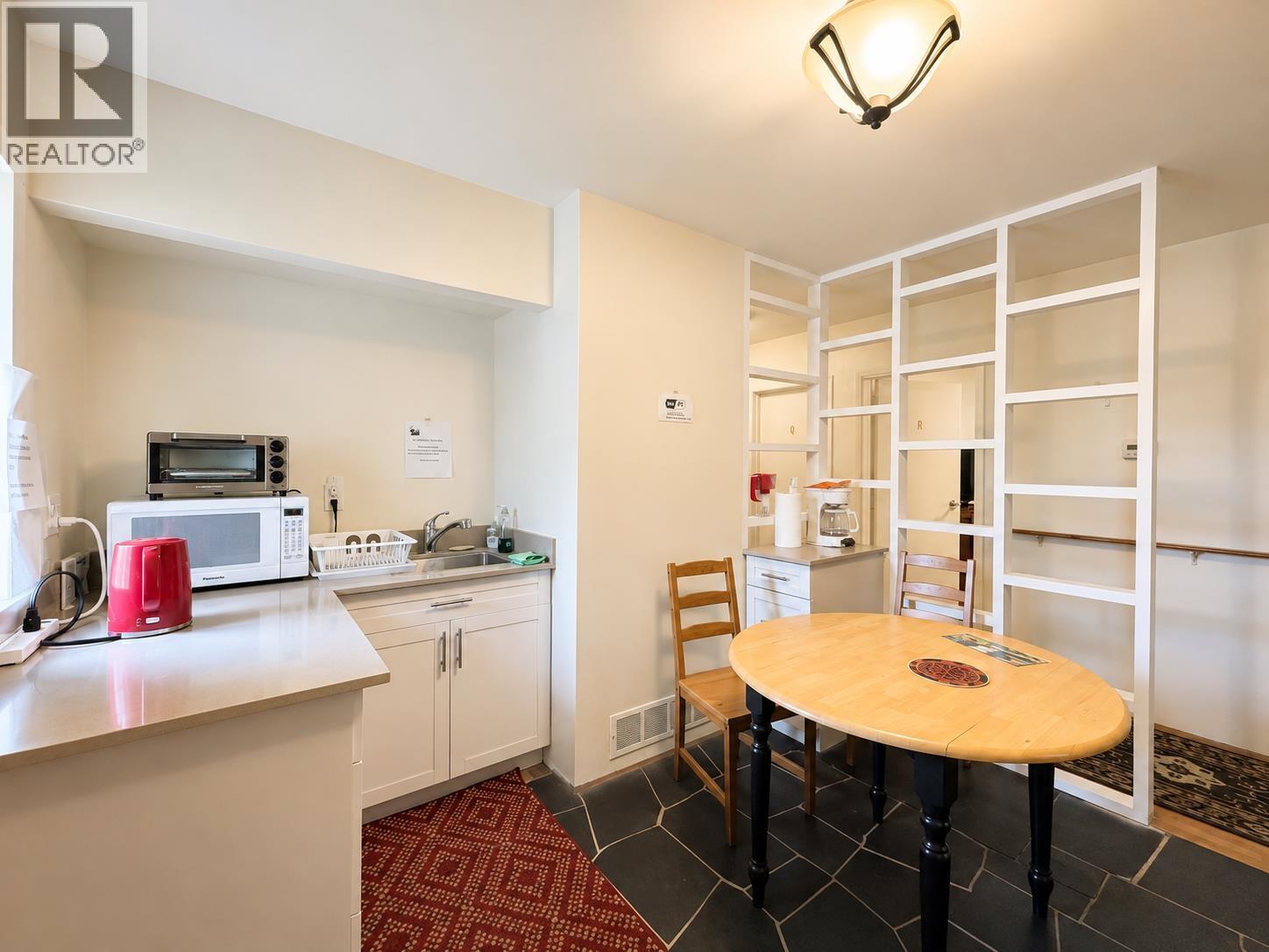 796 W 42nd Ave, Vancouver, British Columbia  V5Z 2N9 - Photo 2 - R3161114