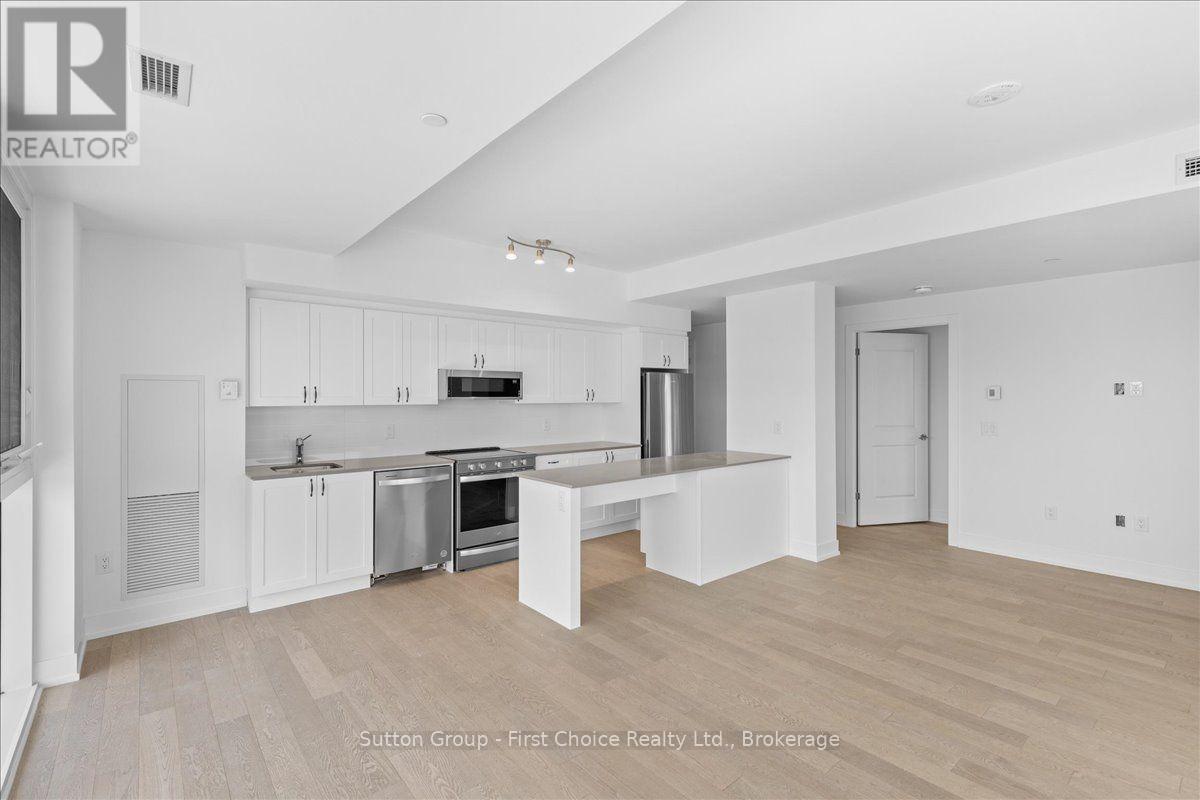 1063 Douglas Mccurdy Common Circle, Mississauga, Ontario  L5L 3H9 - Photo 4 - W13739172