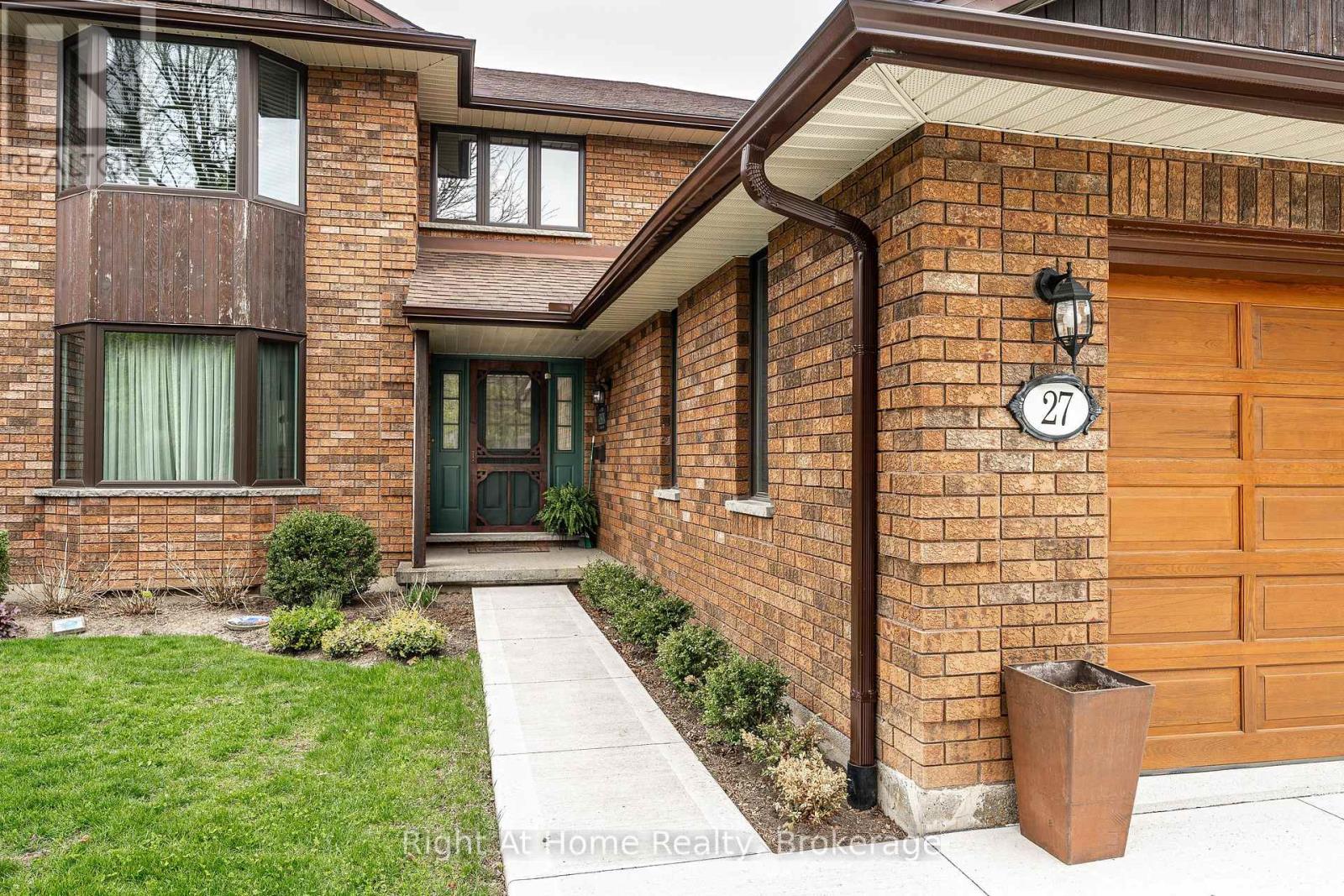 27 Kay Street, Stratford, Ontario  N5A 7R7 - Photo 2 - X13739154