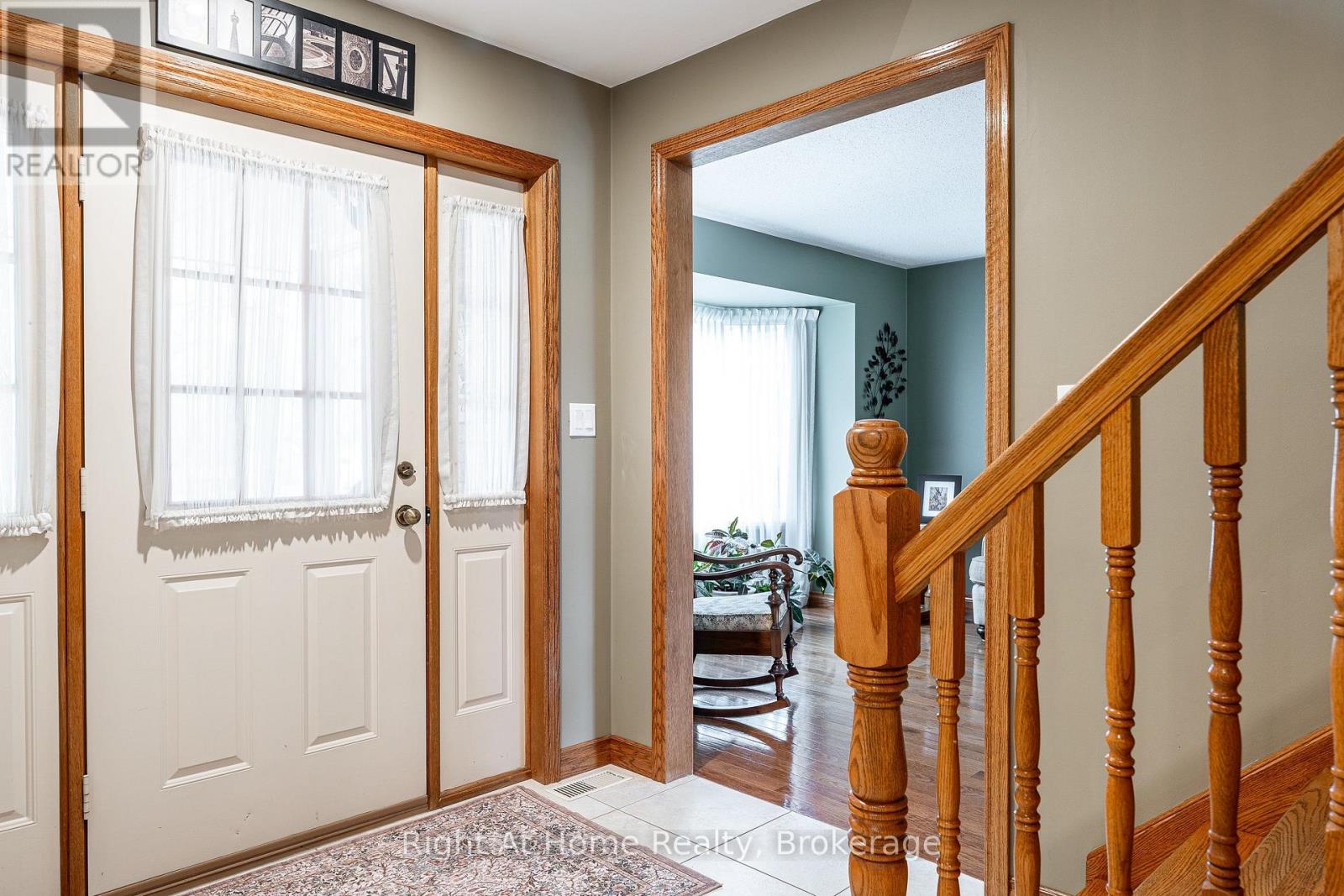 27 Kay Street, Stratford, Ontario  N5A 7R7 - Photo 3 - X13739154