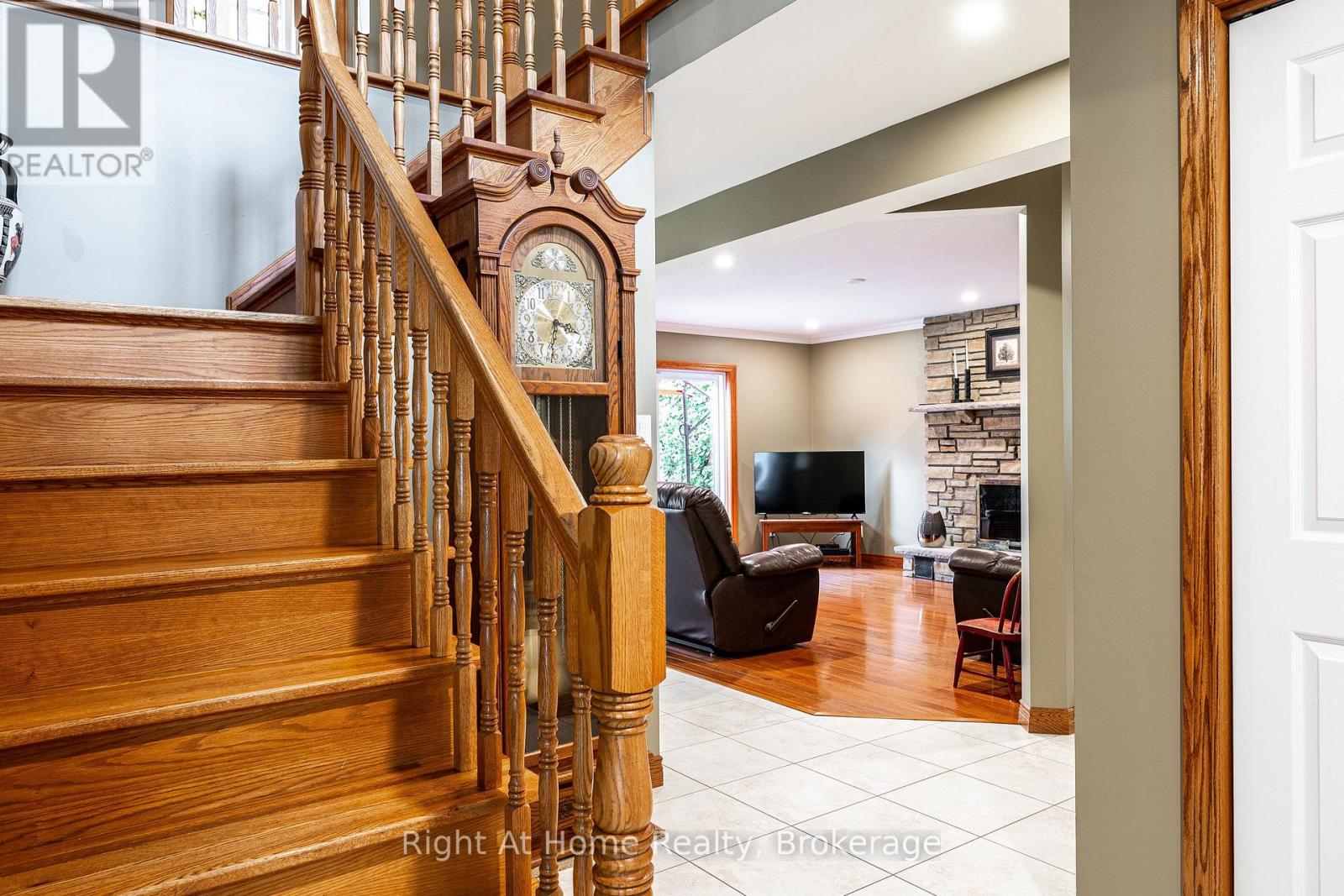 27 Kay Street, Stratford, Ontario  N5A 7R7 - Photo 4 - X13739154