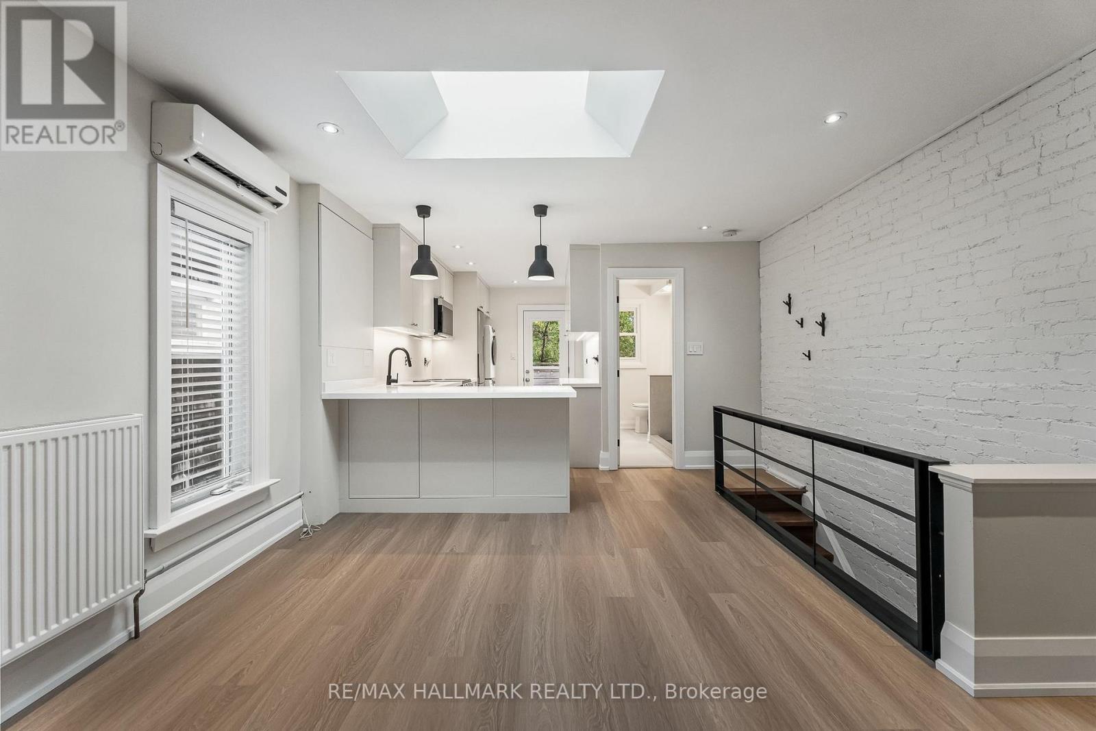 Upper - 229 Kingston Road, Toronto, Ontario  M4L 1T5 - Photo 10 - E13738008