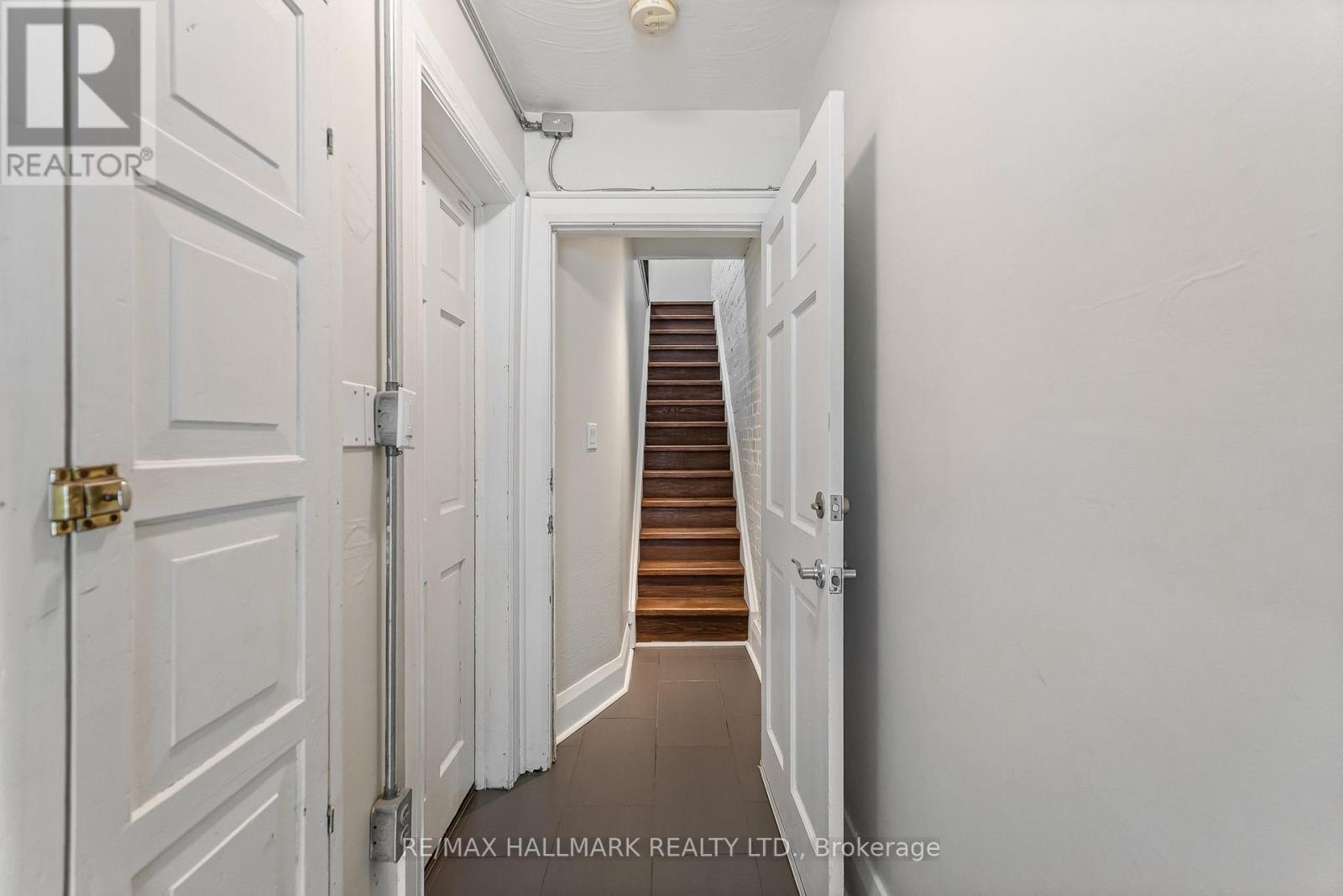 Upper - 229 Kingston Road, Toronto, Ontario  M4L 1T5 - Photo 28 - E13738008