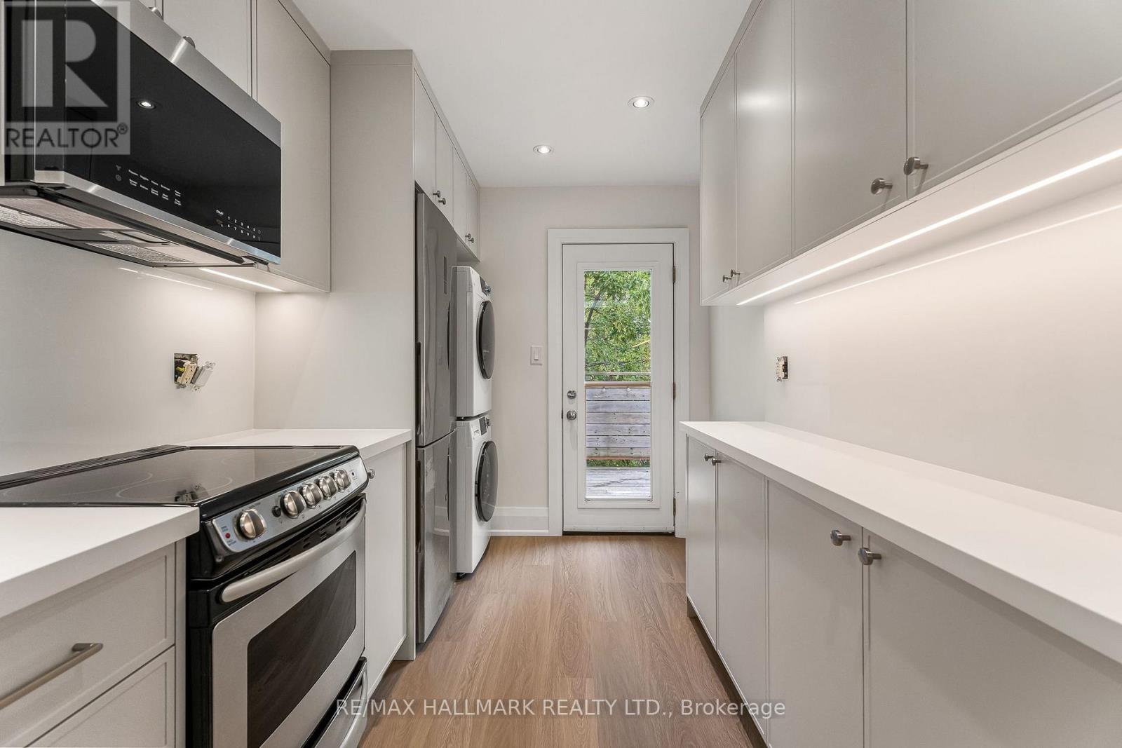 Upper - 229 Kingston Road, Toronto, Ontario  M4L 1T5 - Photo 6 - E13738008
