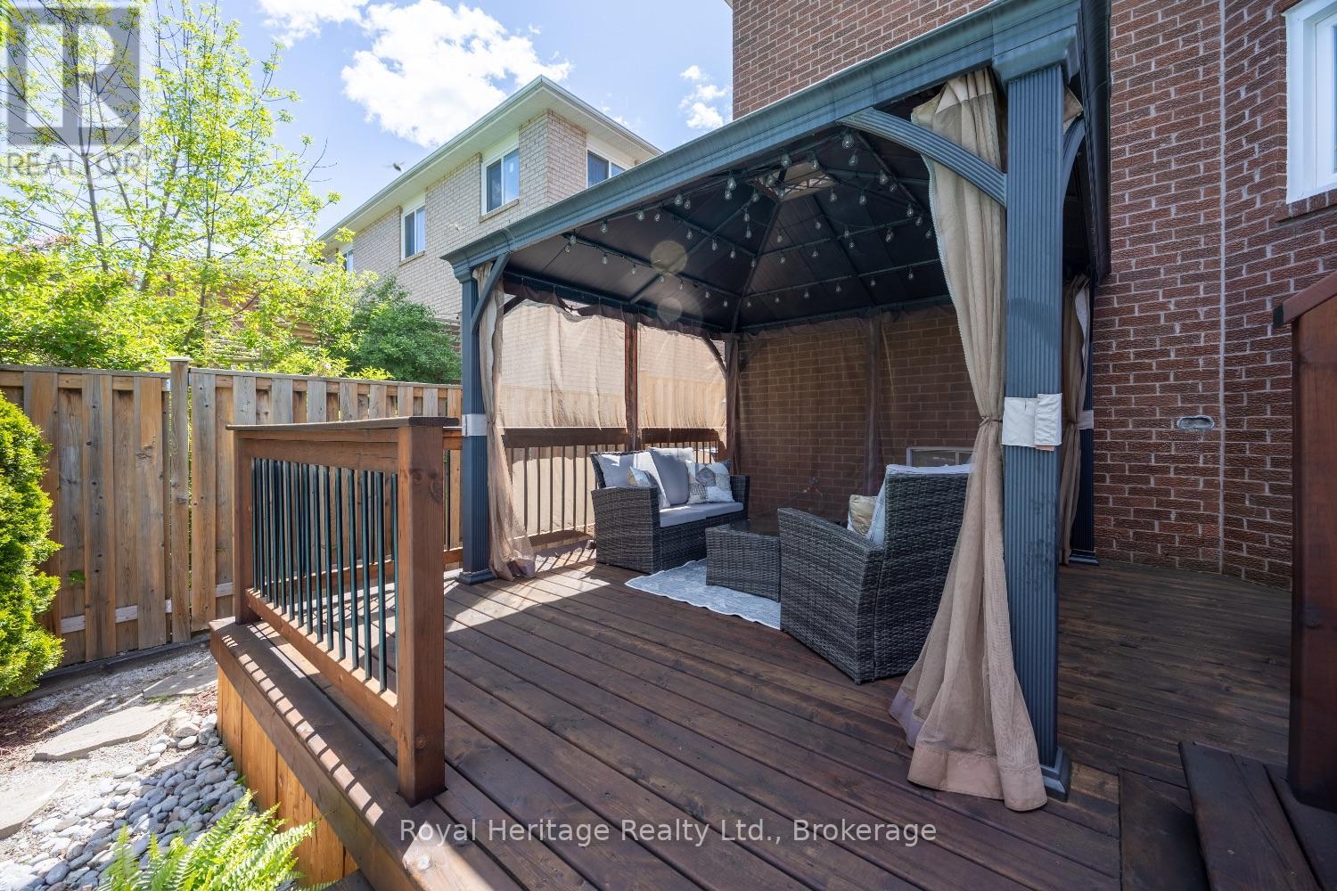 16 Donald Wilson Street, Whitby, Ontario  L1R 2H5 - Photo 45 - E13700070