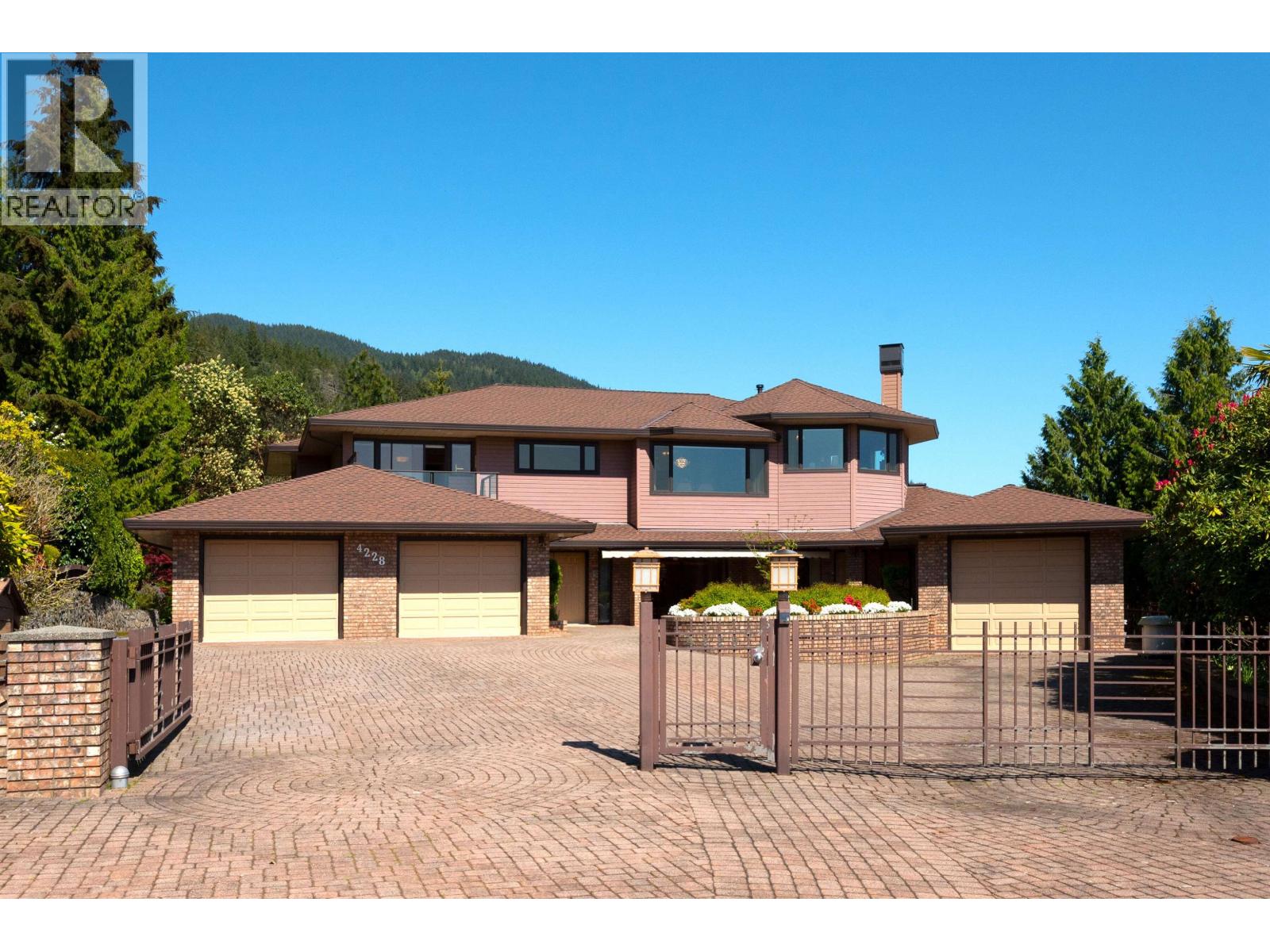 4228 ROCKRIDGE CRESCENT, west vancouver, British Columbia