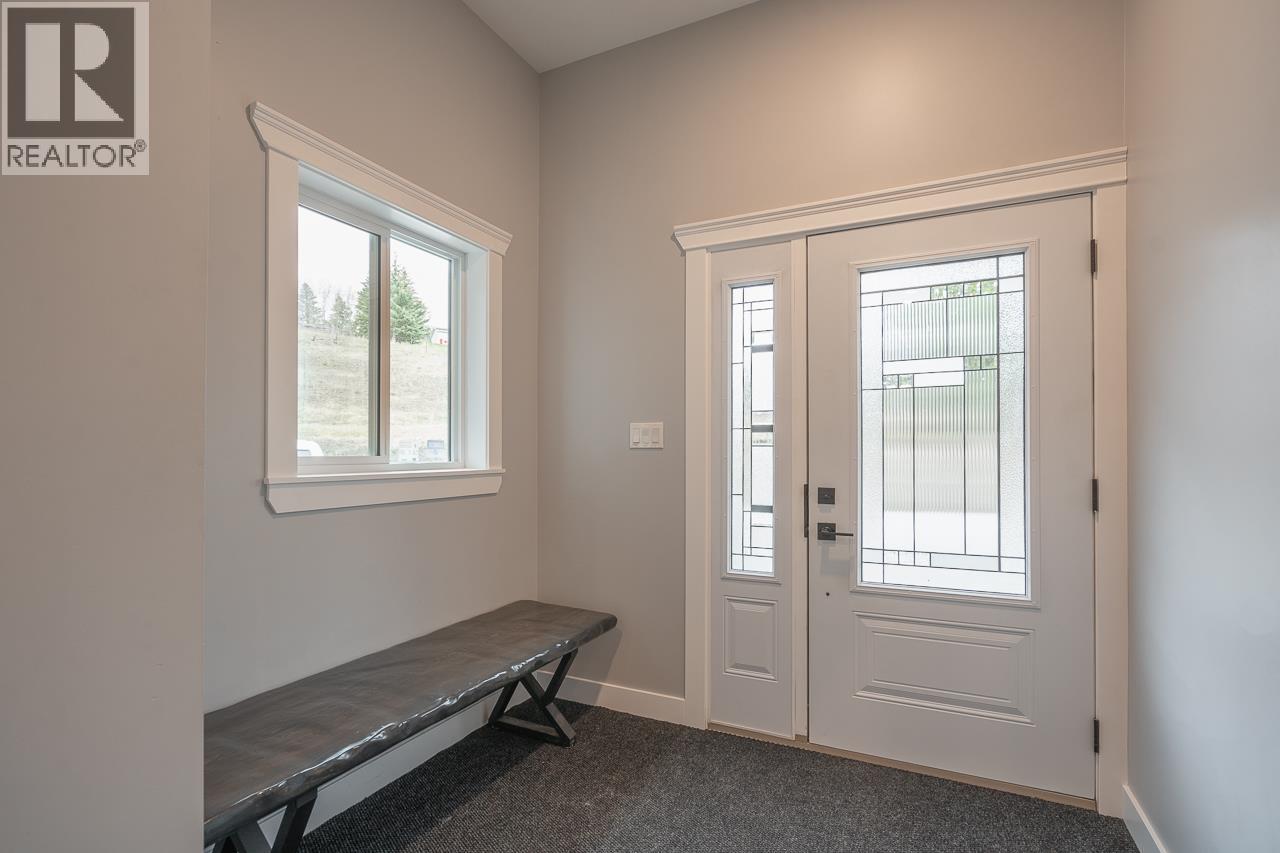 5593 Lakeside Court, 103 Mile House, British Columbia  V0K 2E1 - Photo 24 - R3161148