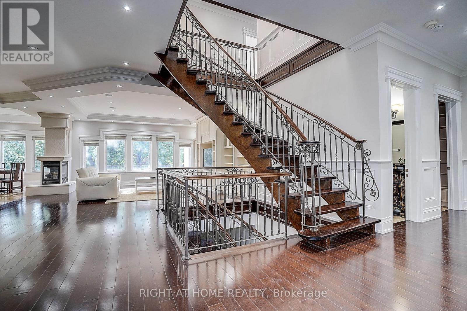 16 Fairview Avenue, Richmond Hill, Ontario  L4C 6L2 - Photo 15 - N13739198