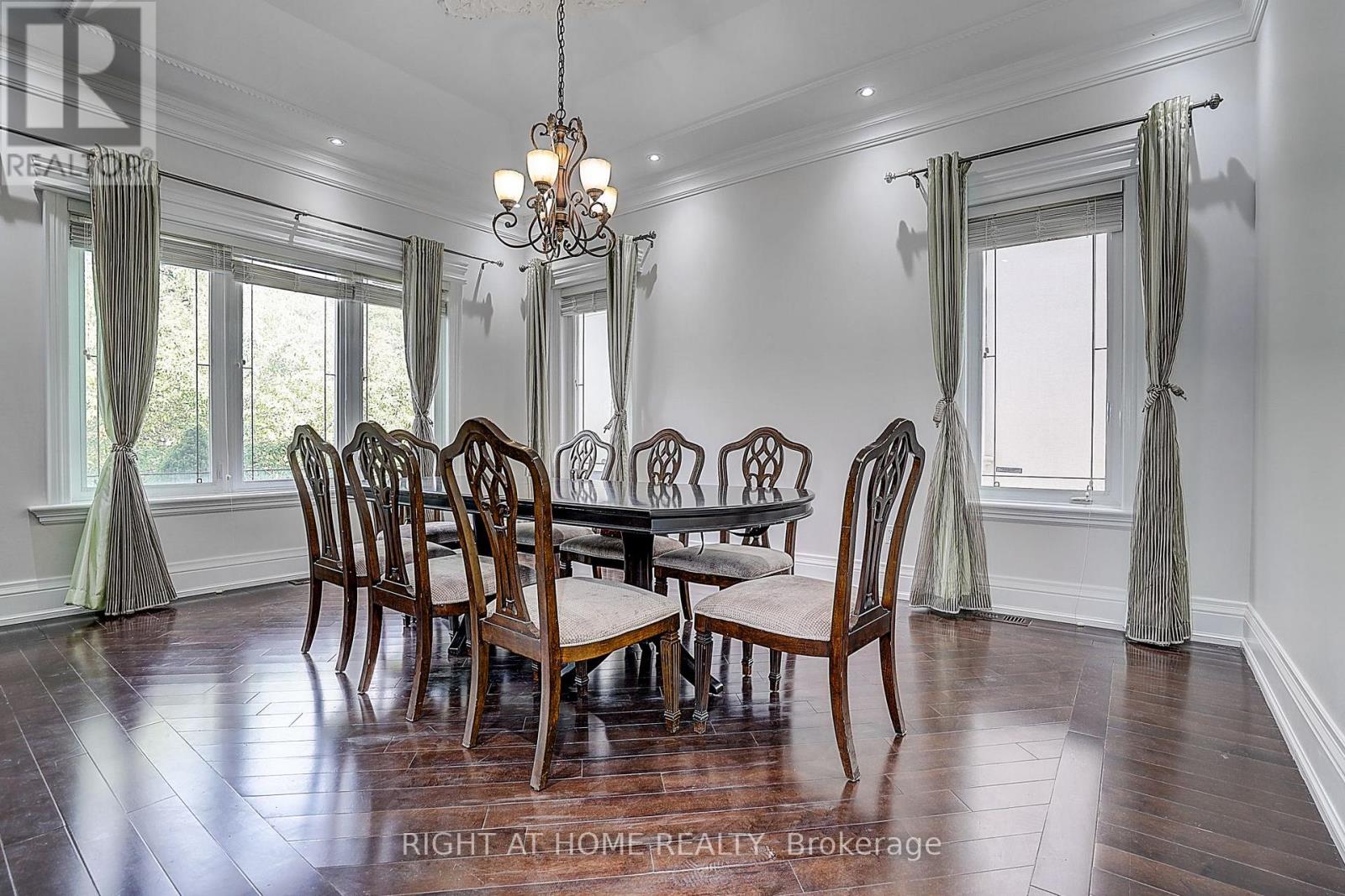 16 Fairview Avenue, Richmond Hill, Ontario  L4C 6L2 - Photo 20 - N13739198