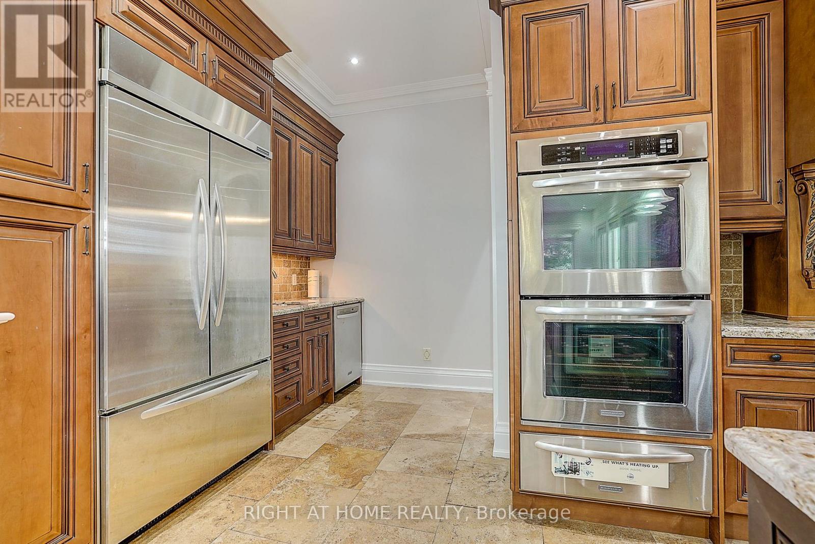 16 Fairview Avenue, Richmond Hill, Ontario  L4C 6L2 - Photo 22 - N13739198