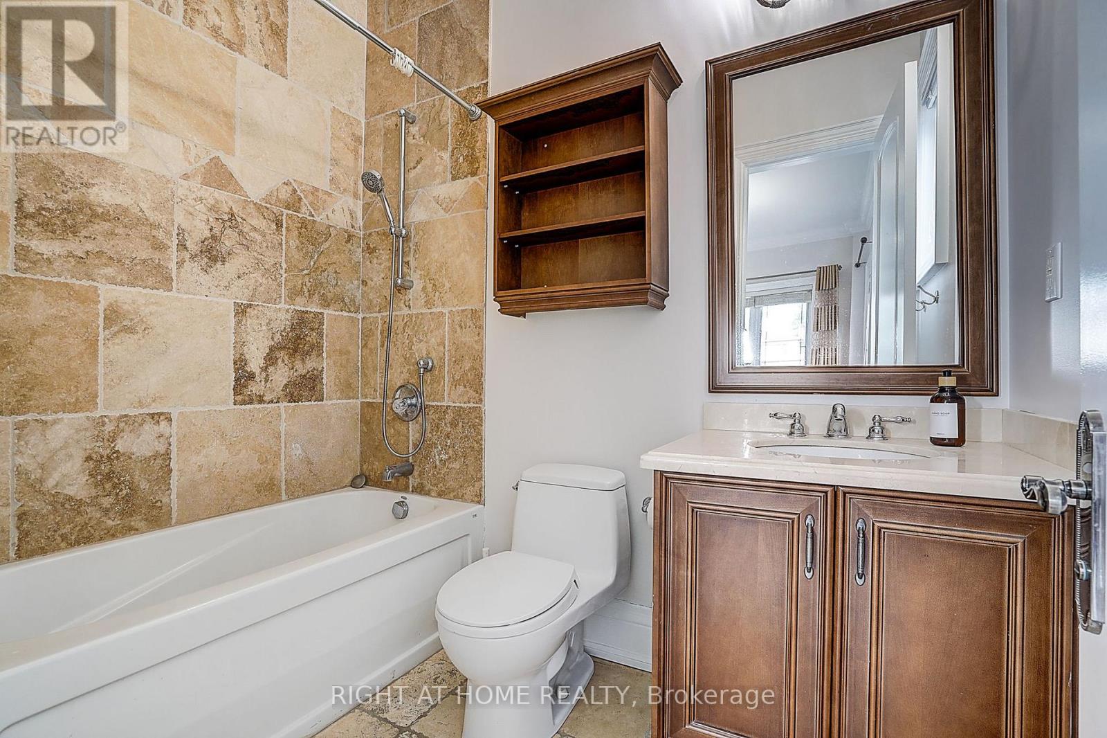 16 Fairview Avenue, Richmond Hill, Ontario  L4C 6L2 - Photo 27 - N13739198