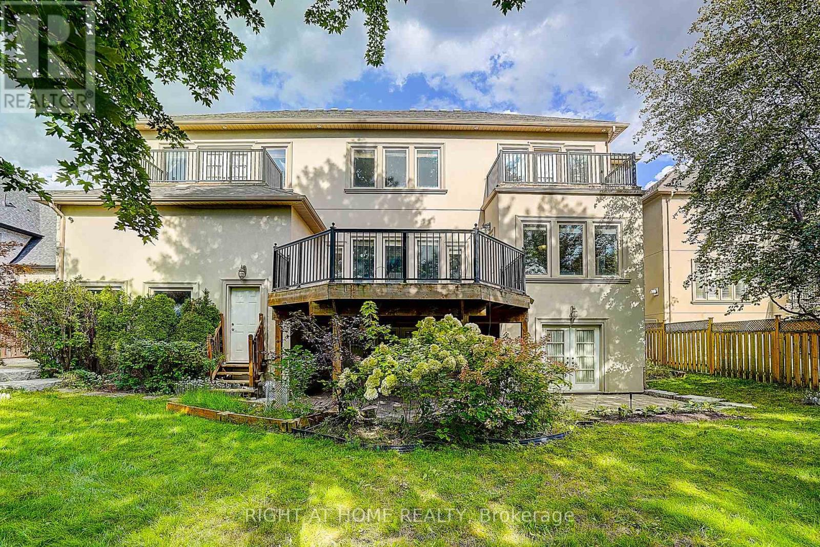 16 Fairview Avenue, Richmond Hill, Ontario  L4C 6L2 - Photo 4 - N13739198