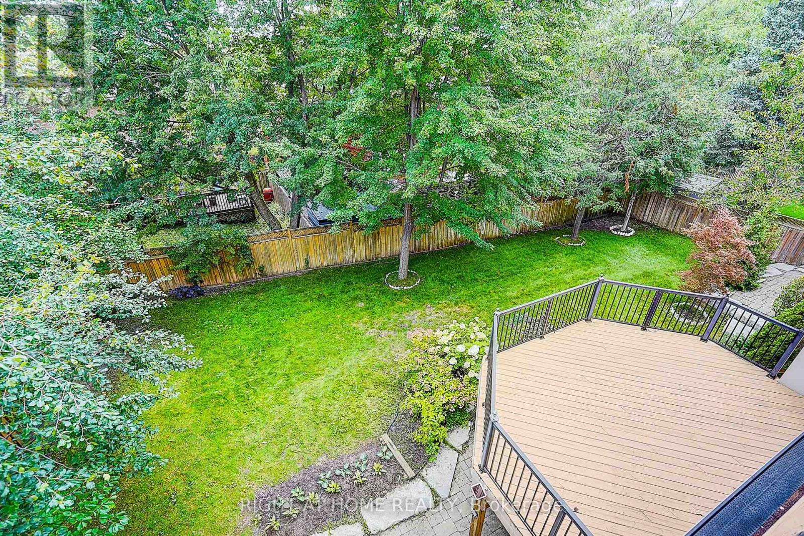 16 Fairview Avenue, Richmond Hill, Ontario  L4C 6L2 - Photo 9 - N13739198