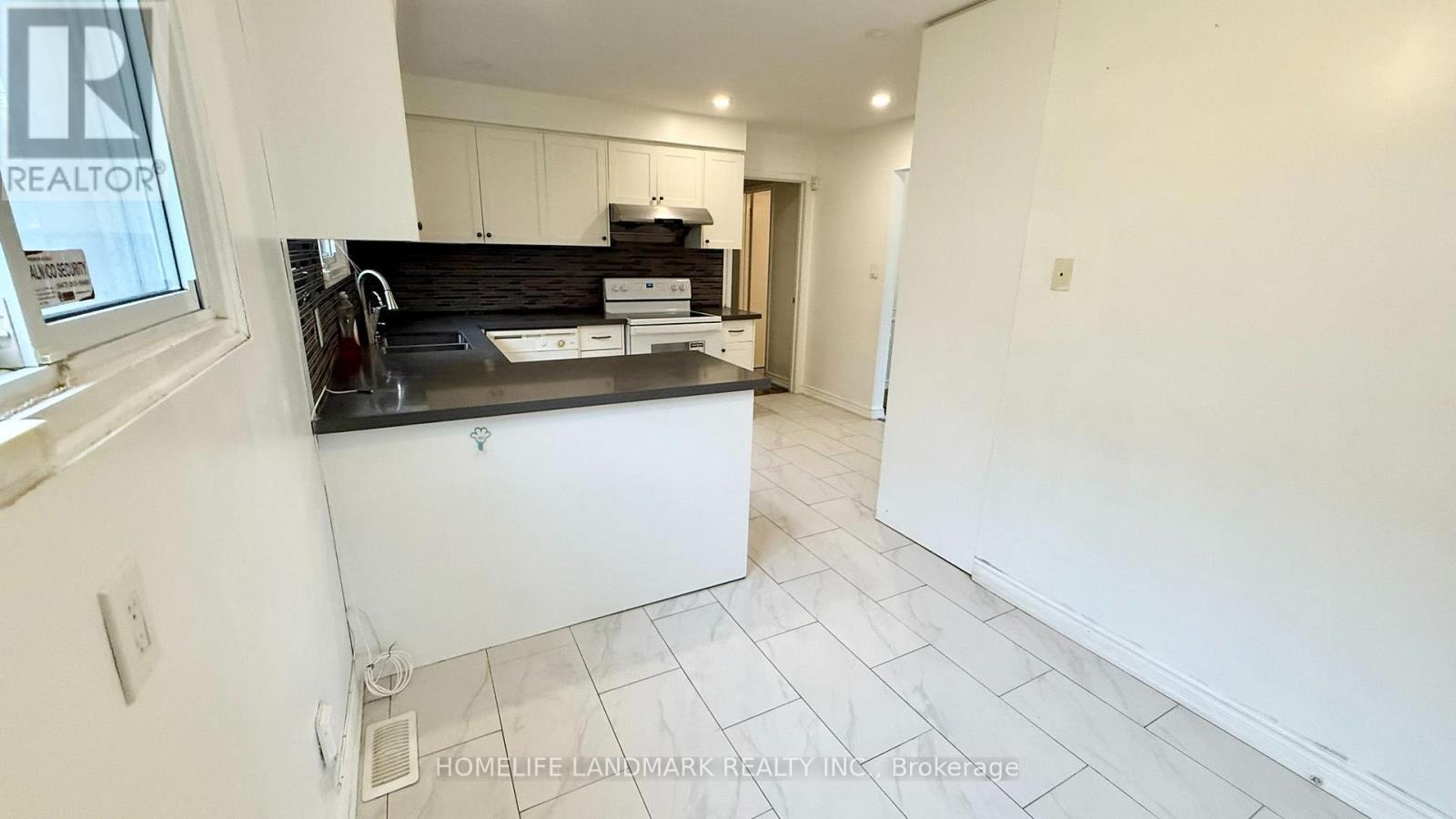 Main Floor - 47 Clancy Drive, Toronto, Ontario  M2J 2V7 - Photo 13 - C13687044