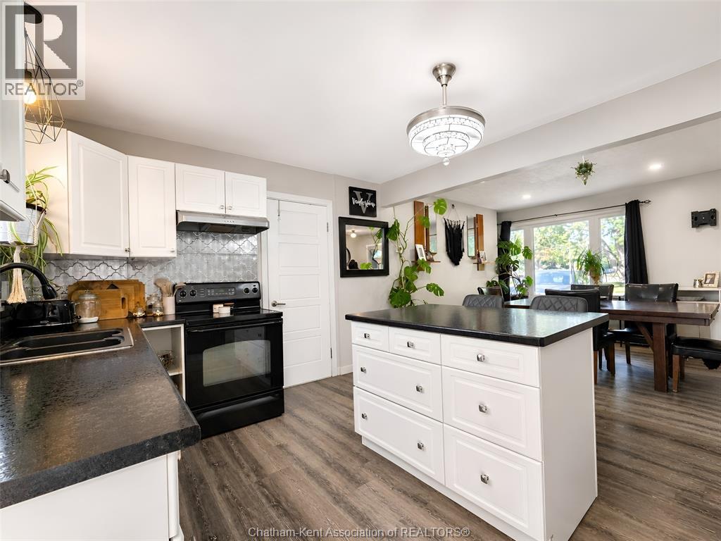 334 Mcnaughton Avenue, Chatham, Ontario  N7L 2G9 - Photo 5 - 26021402