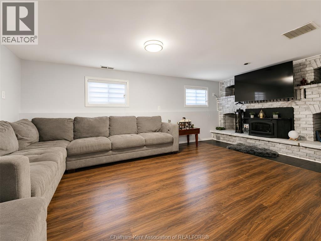 334 Mcnaughton Avenue, Chatham, Ontario  N7L 2G9 - Photo 9 - 26021402