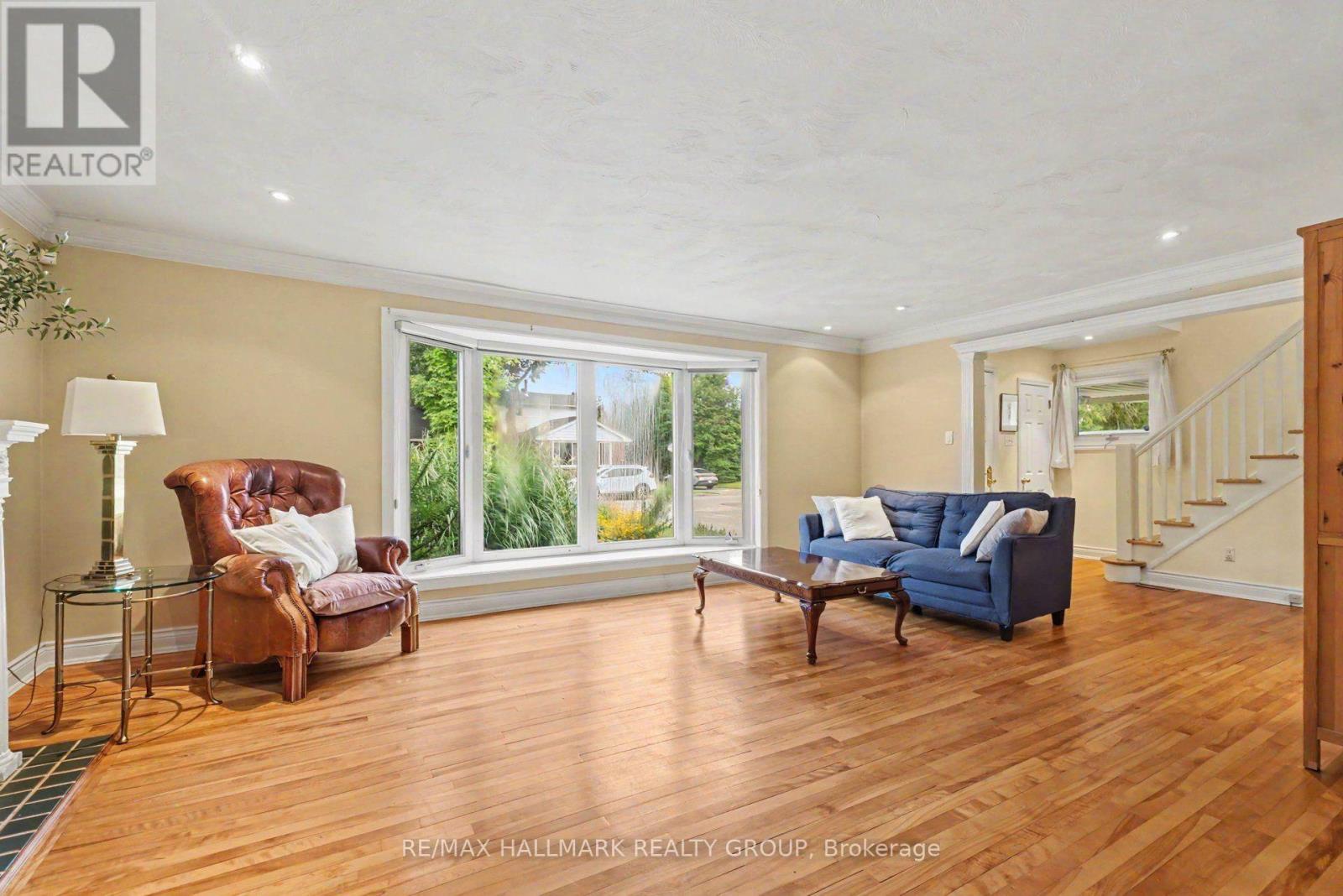 1236 Amesbrooke Drive, Ottawa, Ontario  K2C 2E6 - Photo 5 - X13739266