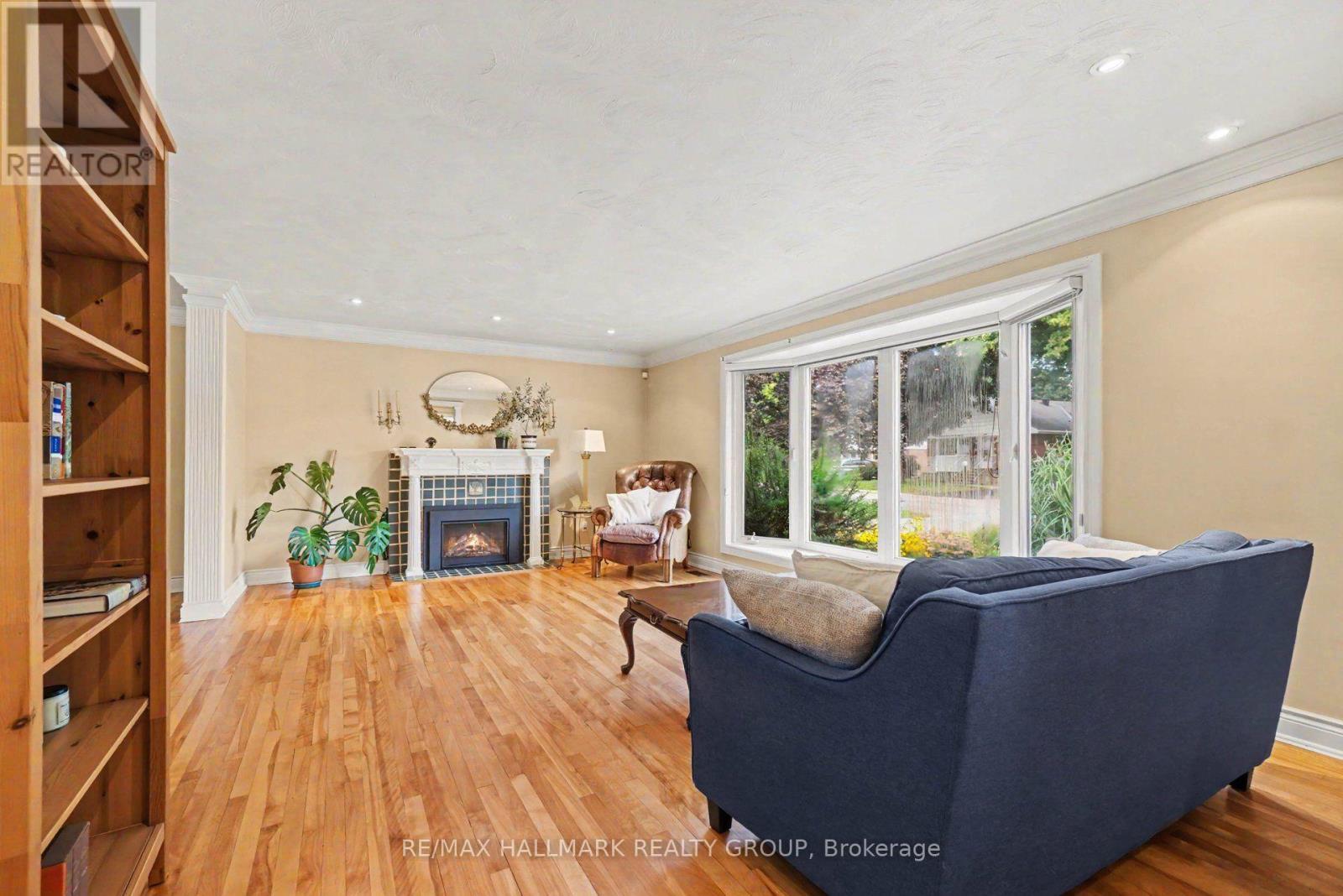 1236 Amesbrooke Drive, Ottawa, Ontario  K2C 2E6 - Photo 8 - X13739266