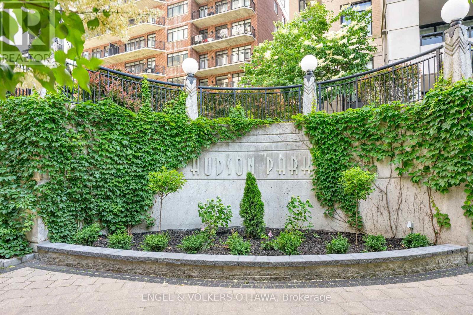 711 - 235 Kent Street, Ottawa, Ontario  K2P 1Z9 - Photo 3 - X13739272