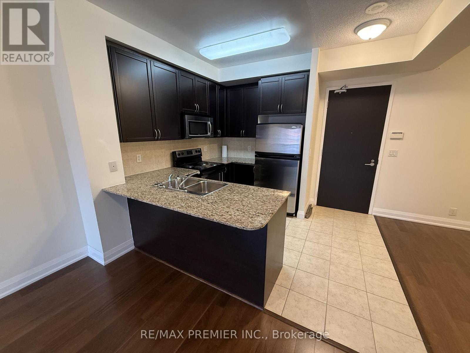 406 - 83 Woodbridge Avenue, Vaughan, Ontario  L4L 0C8 - Photo 5 - N13739270