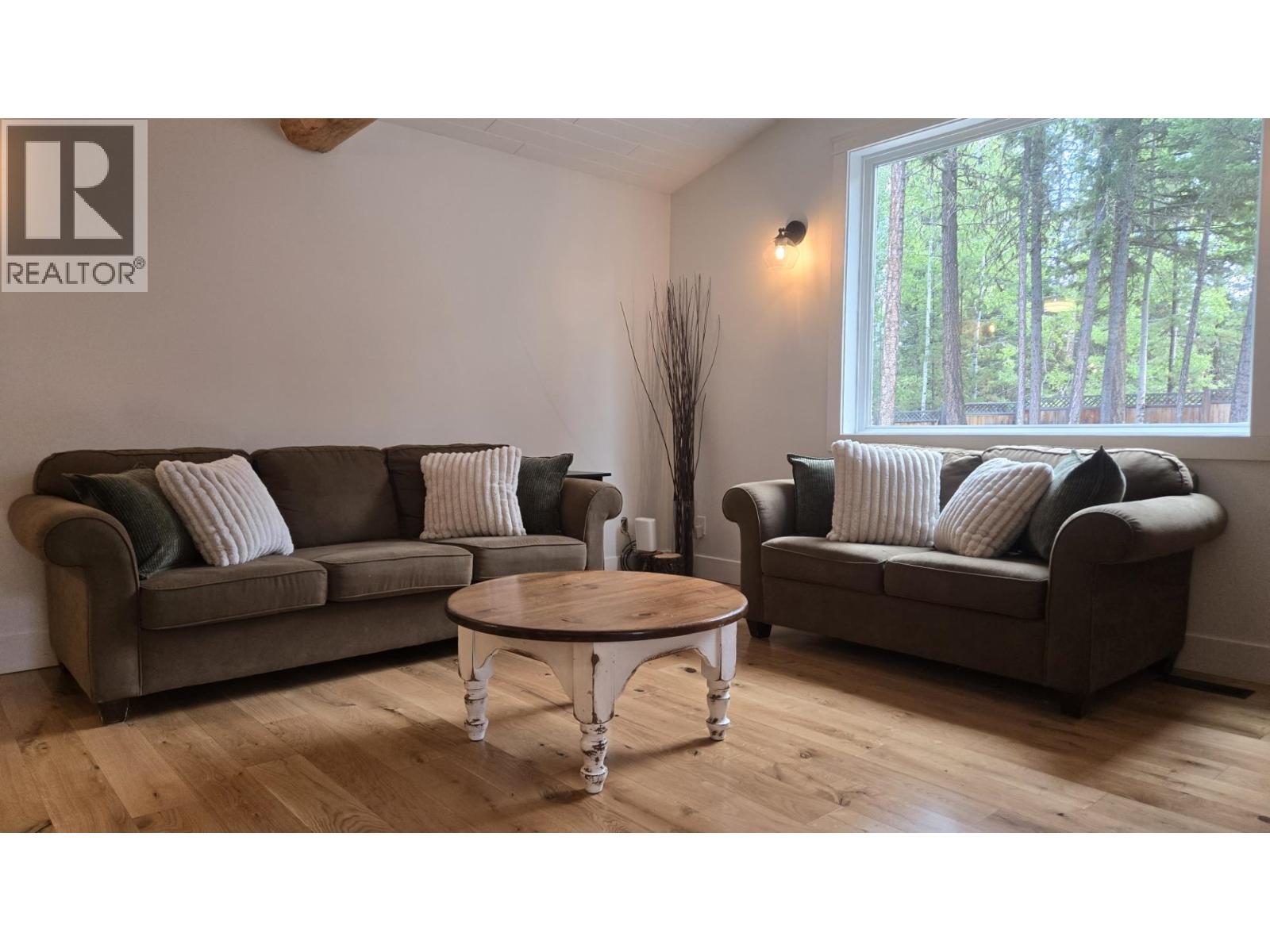 4958 Monical Road, 108 Mile Ranch, British Columbia  V0K 2Z0 - Photo 12 - R3160971