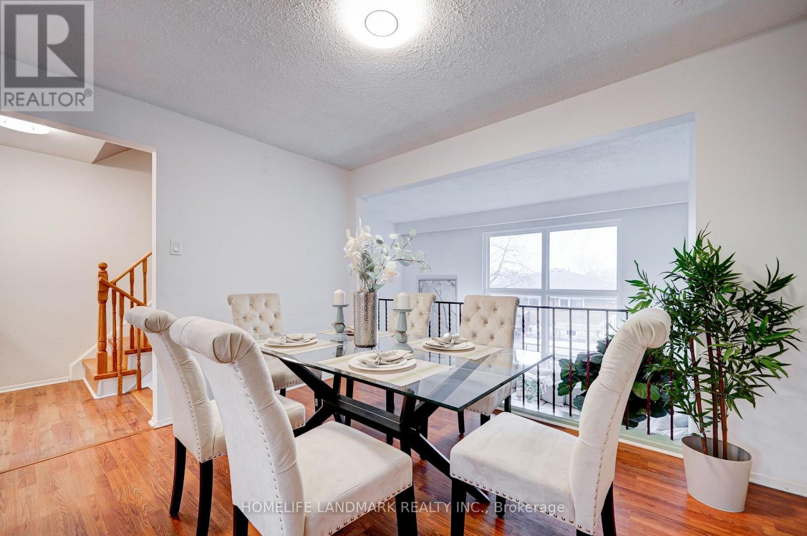 8 Rusty Crest Way, Toronto, Ontario  M2J 2Y4 - Photo 12 - C13685822
