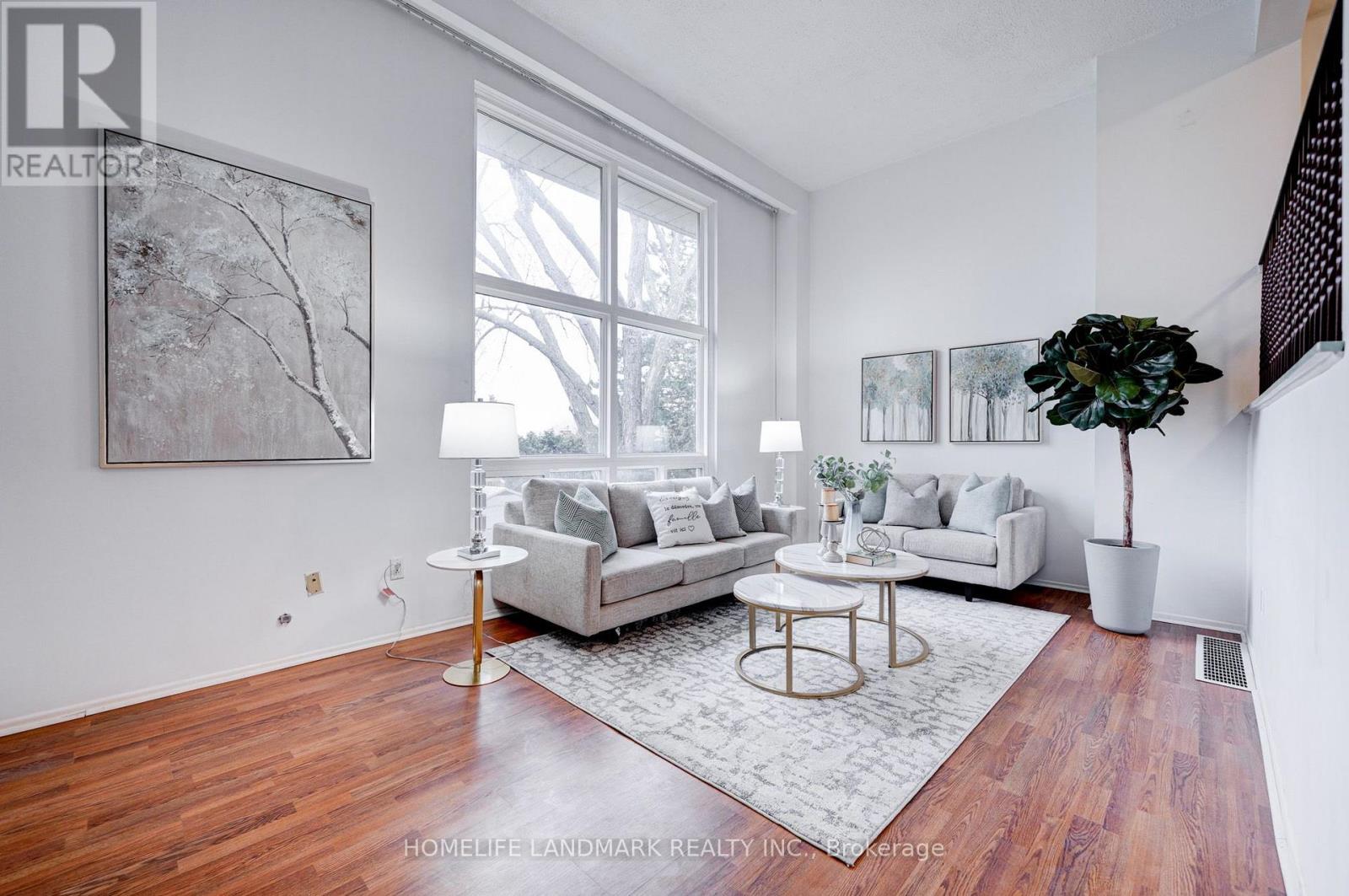 8 Rusty Crest Way, Toronto, Ontario  M2J 2Y4 - Photo 3 - C13685822