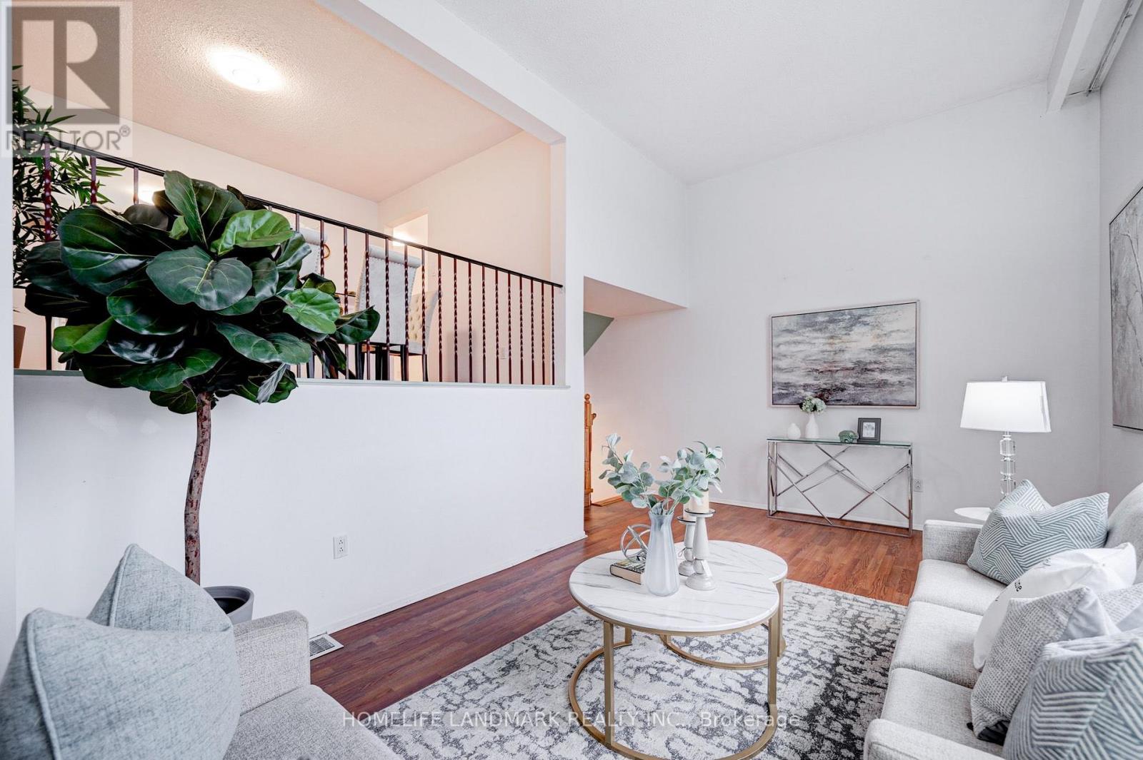 8 Rusty Crest Way, Toronto, Ontario  M2J 2Y4 - Photo 7 - C13685822