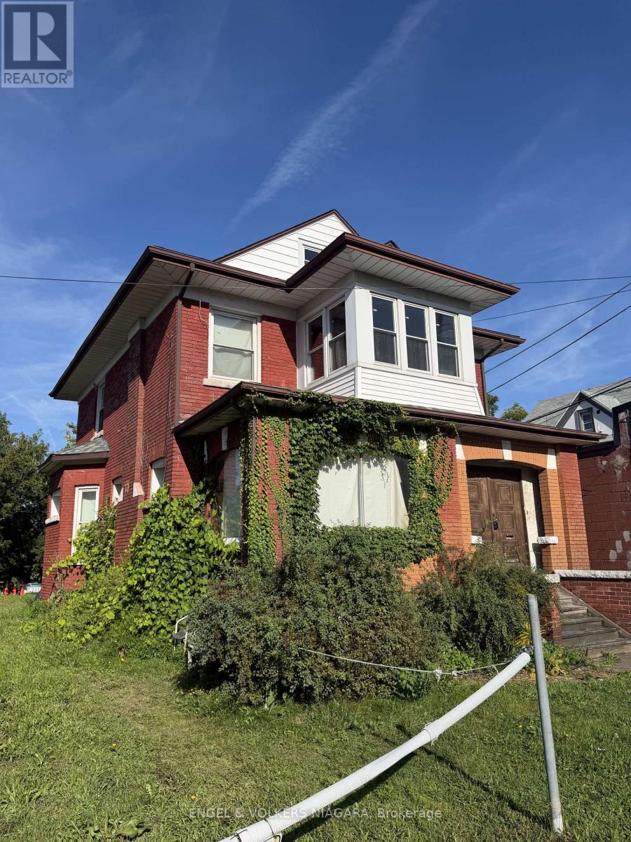4689 CRYSLER AVENUE, Niagara Falls, Ontario