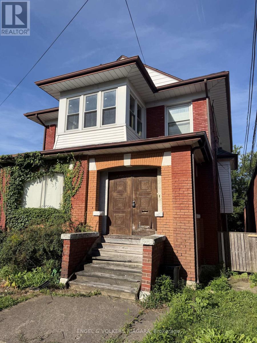 4689 Crysler Avenue, Niagara Falls, Ontario L2E 3V7 - Photo 2 - X13739304