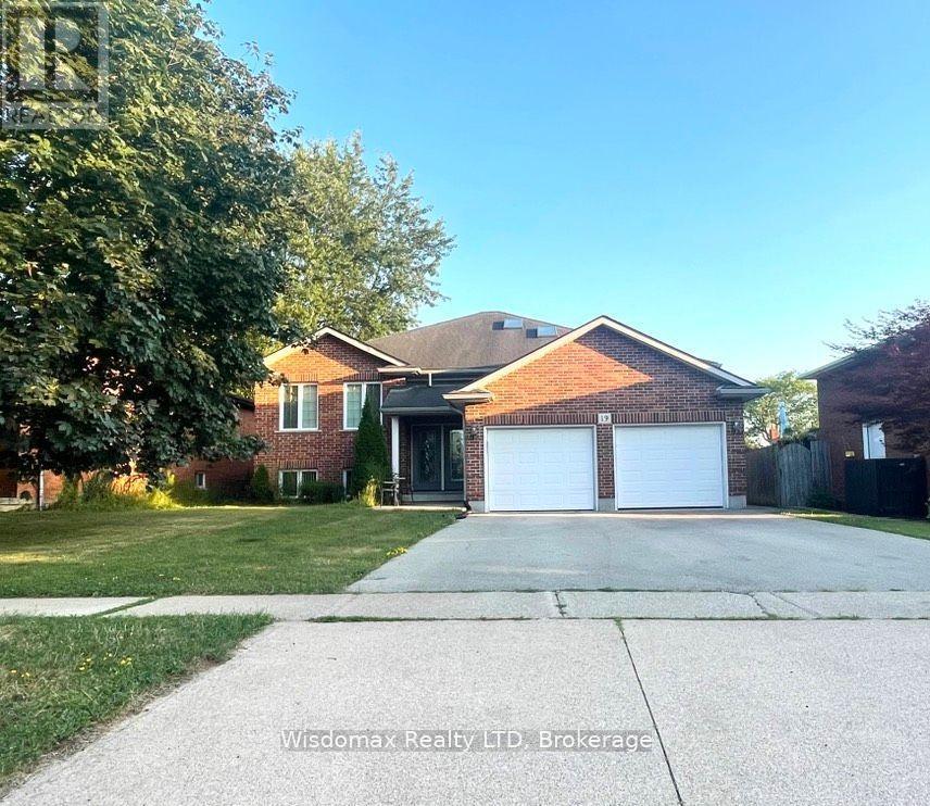 19 CHAPEL HILL CRESCENT, Welland, Ontario