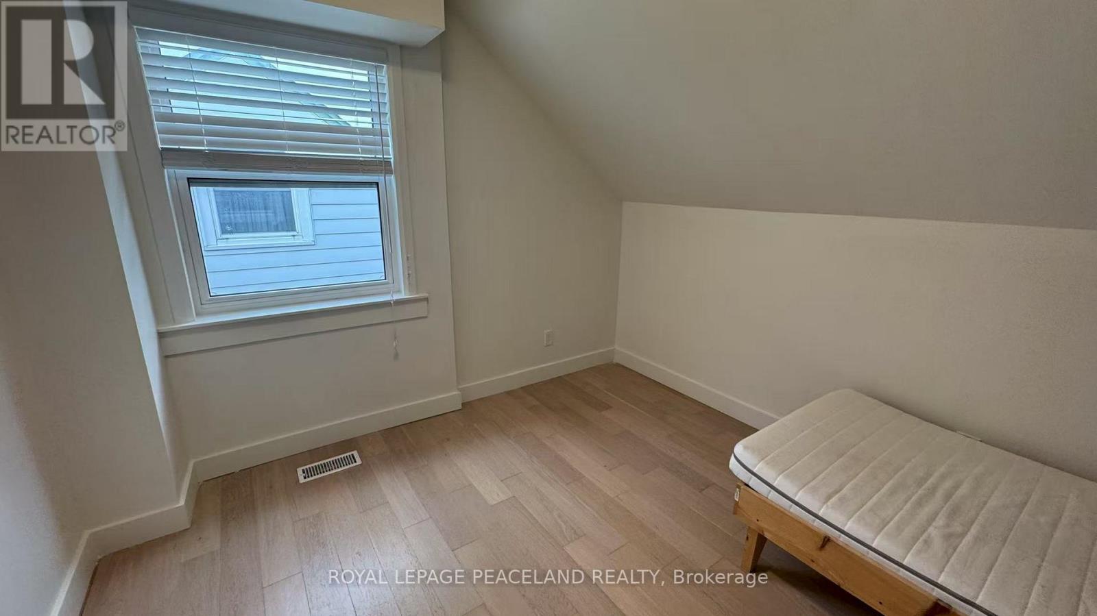 Upper - 19 Tardree Place, Toronto, Ontario  M1R 3X2 - Photo 12 - E13739308