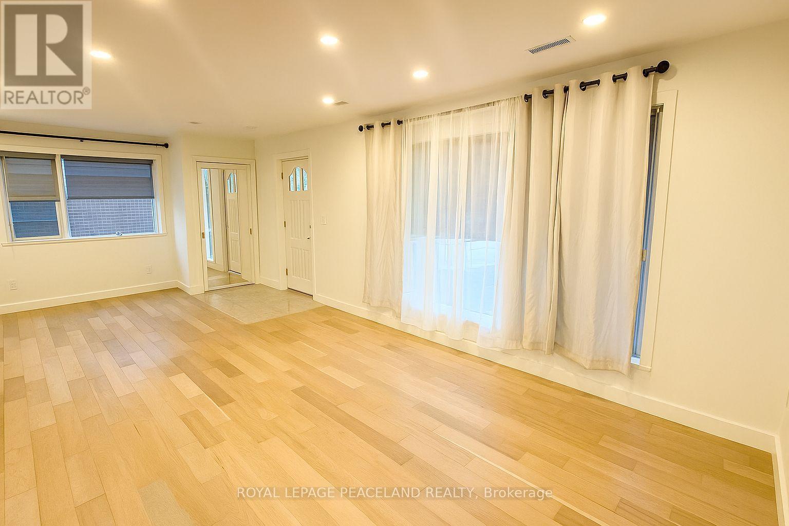 Upper - 19 Tardree Place, Toronto, Ontario  M1R 3X2 - Photo 2 - E13739308