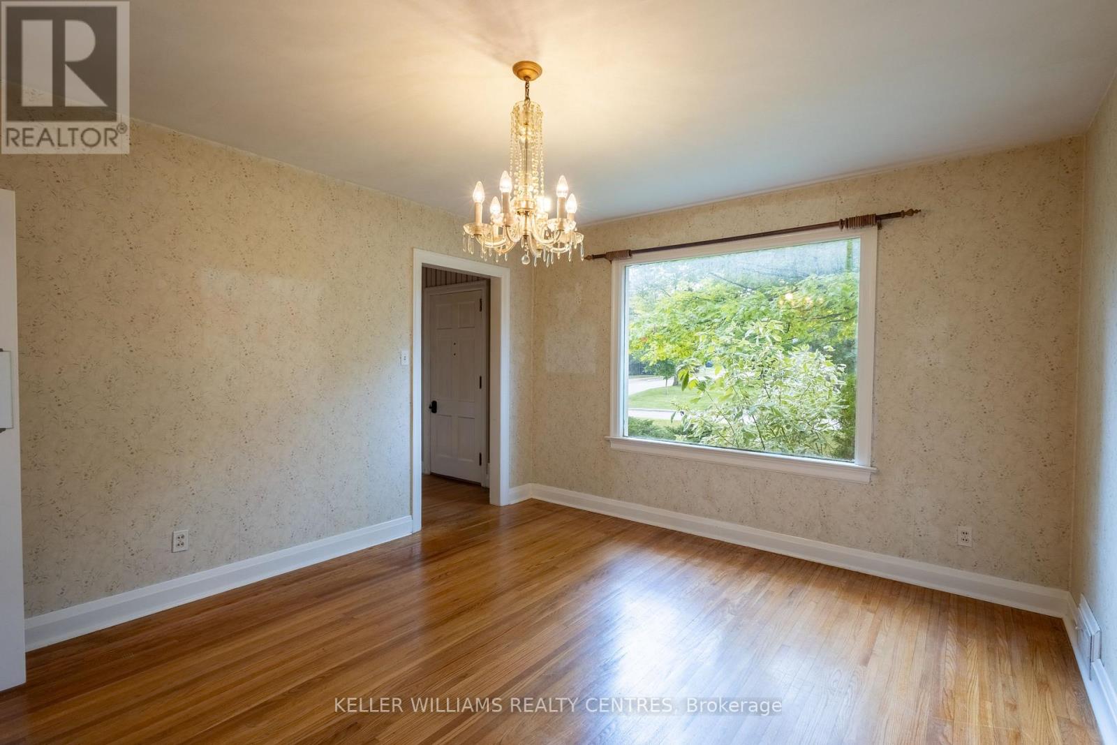34 Cousins Drive, Aurora, Ontario  L4G 1B4 - Photo 7 - N13739318