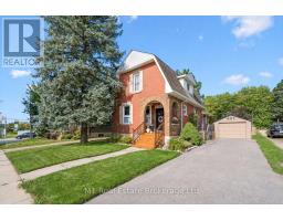 691 ST ANDREW STREET W, centre wellington (fergus), Ontario