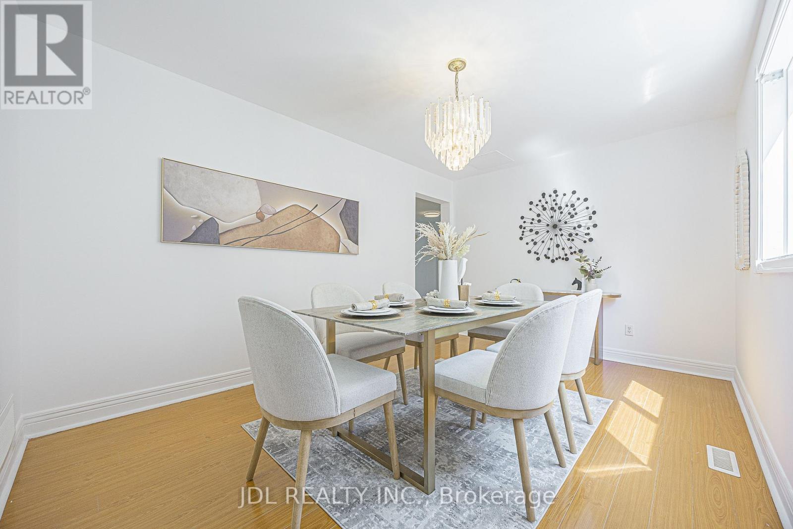 676 Ceremonial Drive, Mississauga, Ontario  L5R 3H9 - Photo 11 - W13739320