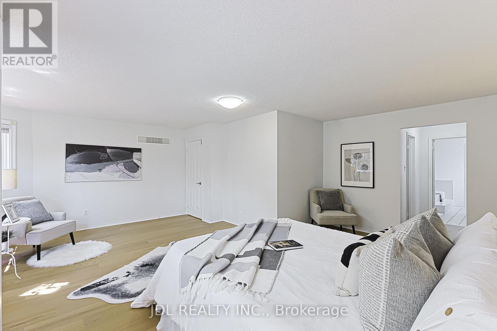 676 Ceremonial Drive, Mississauga, Ontario  L5R 3H9 - Photo 25 - W13739320