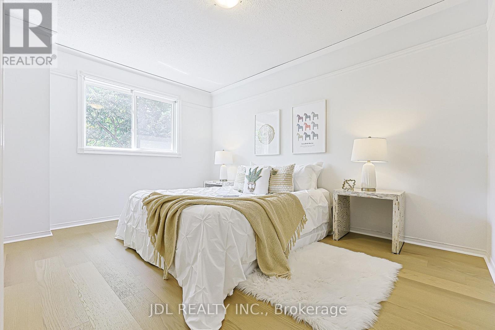 676 Ceremonial Drive, Mississauga, Ontario  L5R 3H9 - Photo 32 - W13739320