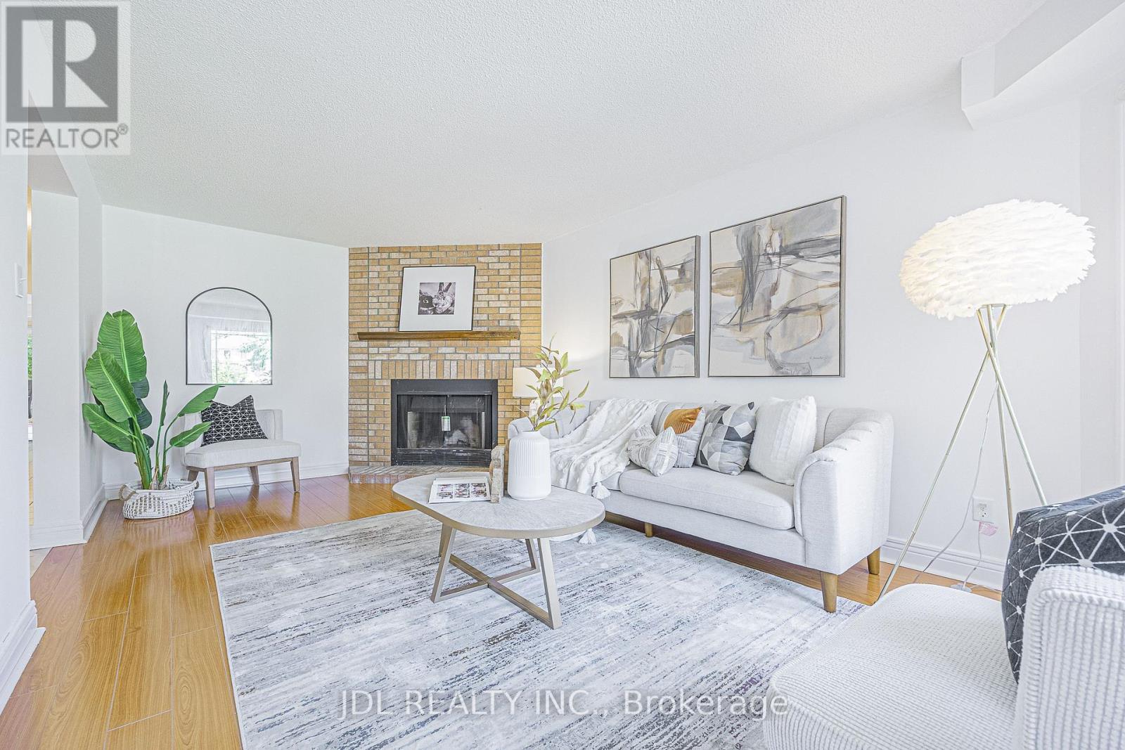 676 Ceremonial Drive, Mississauga, Ontario  L5R 3H9 - Photo 6 - W13739320