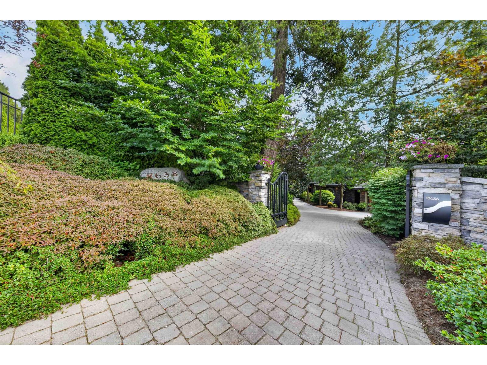 18638 54a Avenue, Surrey, British Columbia  V3S 8L5 - Photo 4 - R3160981