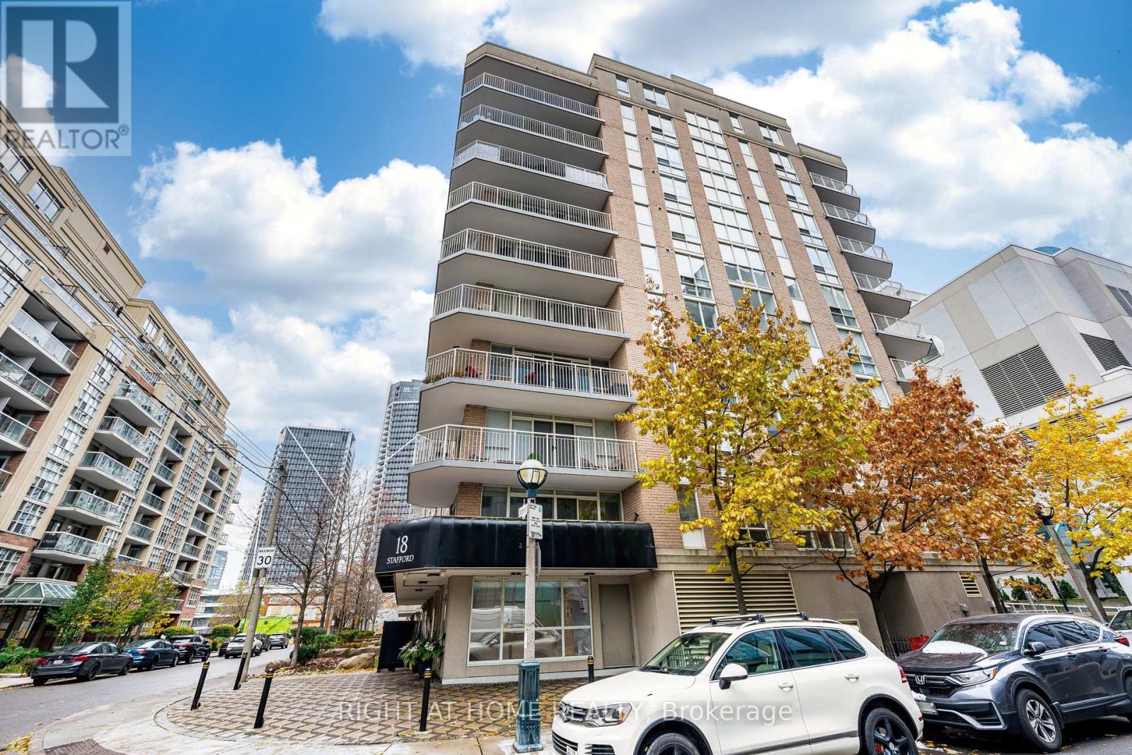 602 - 18 Stafford Street N, Toronto, Ontario  M5V 3W4 - Photo 2 - C13739348
