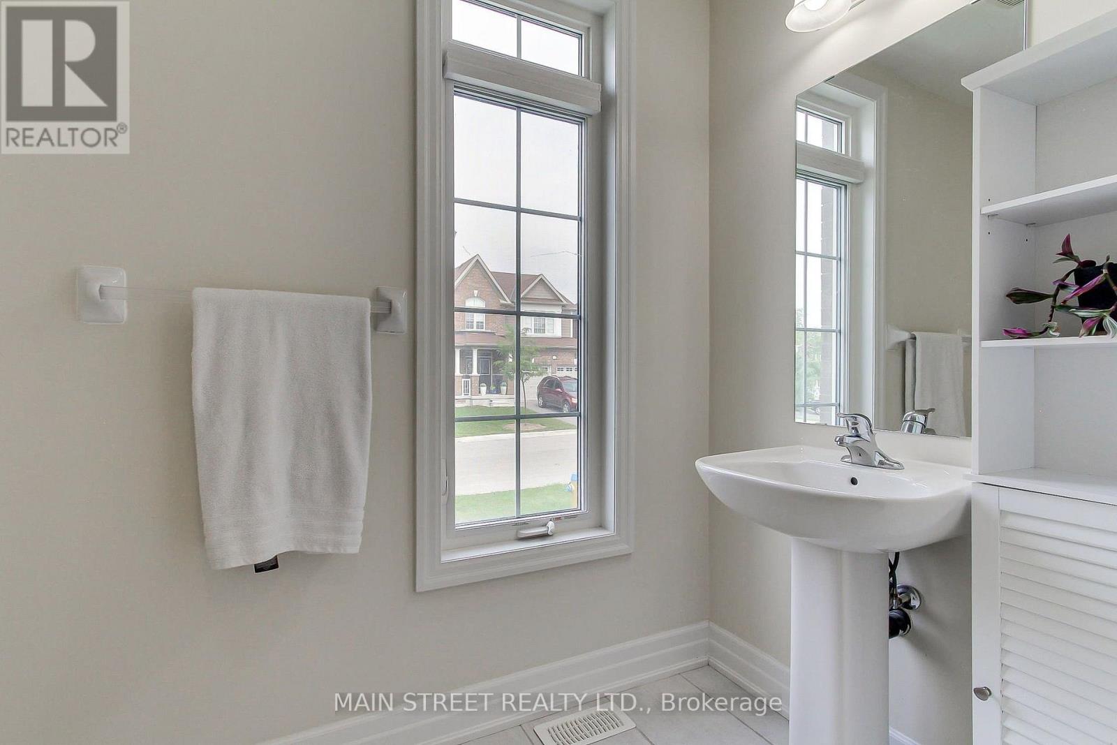 38 Clear Spring Avenue, Georgina, Ontario  L4P 0H7 - Photo 16 - N13739350