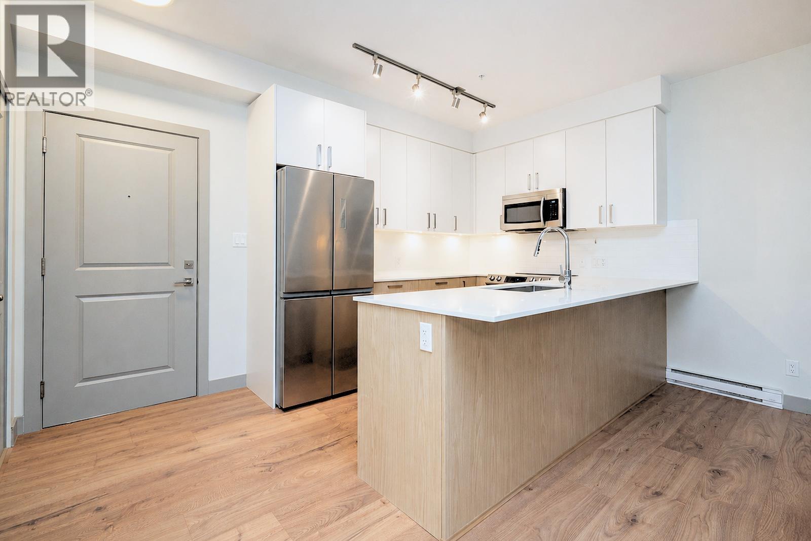 210 6968 Royal Oak Avenue, Burnaby, British Columbia  V5J 4J2 - Photo 8 - R3161147