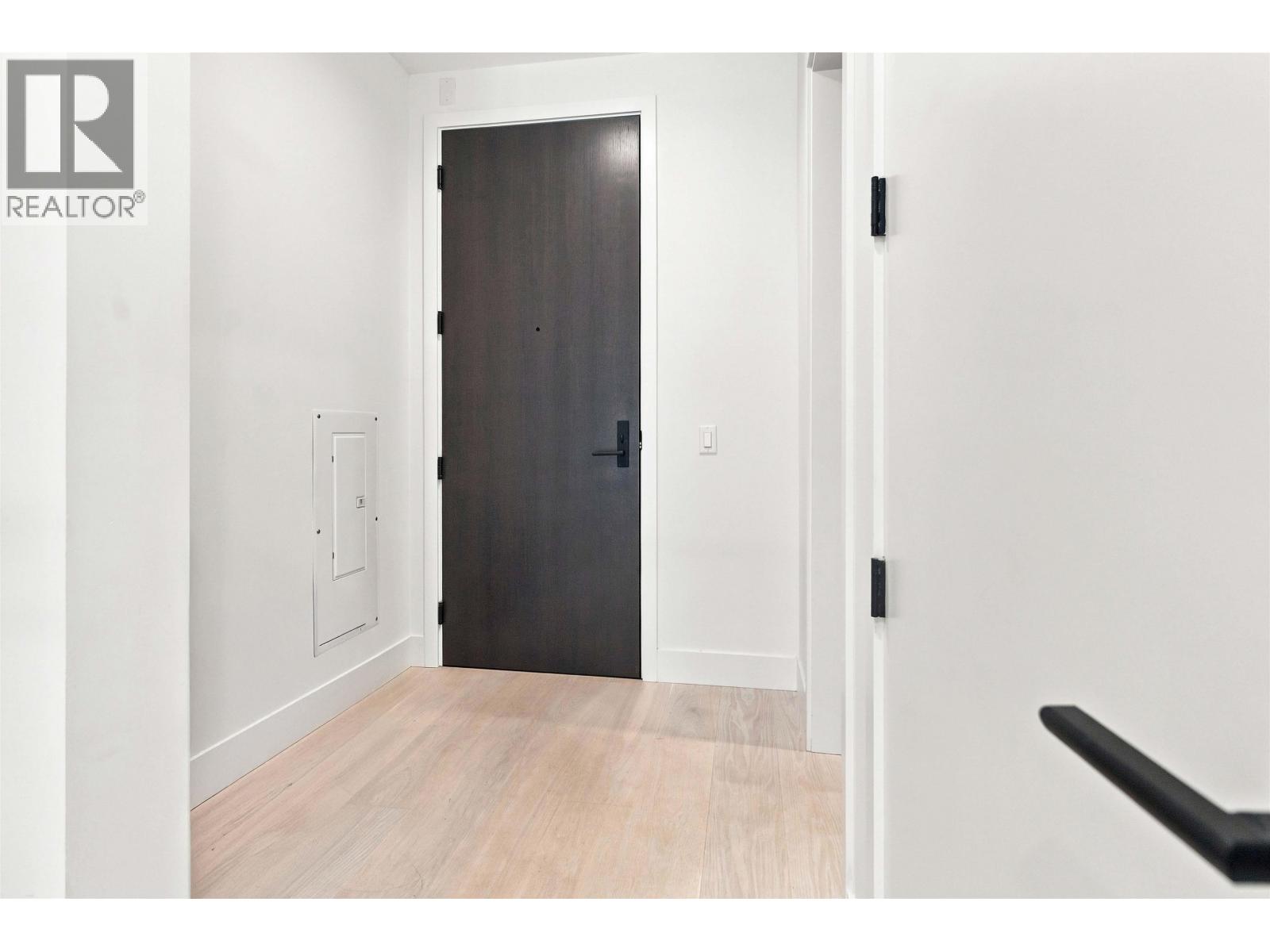318 300 Salter Street, New Westminster, British Columbia  V3M 0L9 - Photo 3 - R3161159