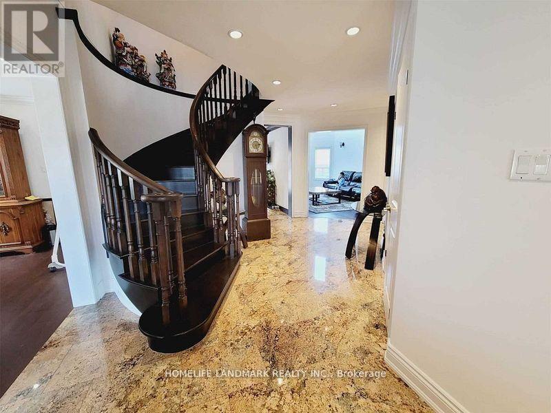 274 Falstaff Avenue, Toronto, Ontario  M6L 3E6 - Photo 14 - W13739334