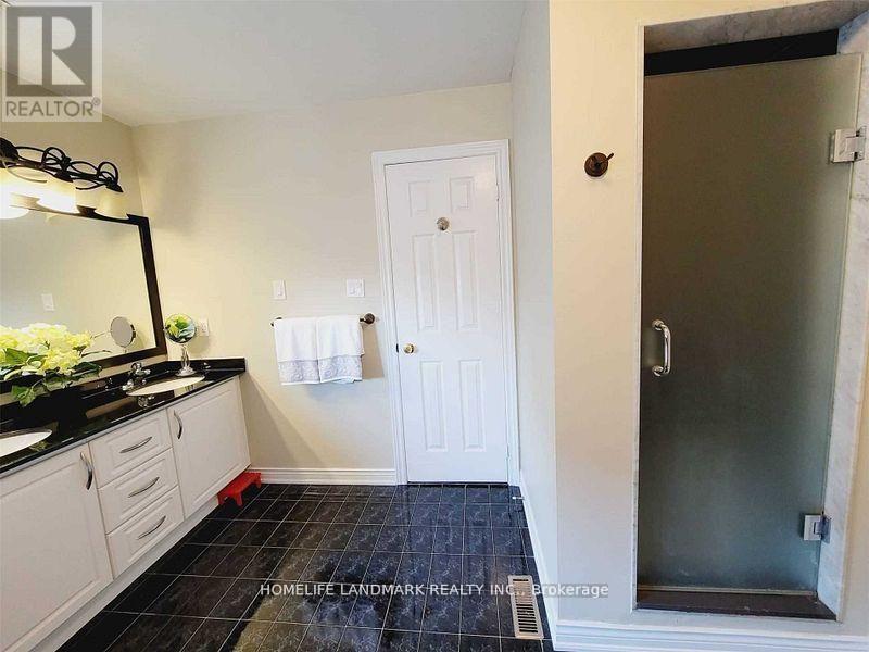 274 Falstaff Avenue, Toronto, Ontario  M6L 3E6 - Photo 18 - W13739334