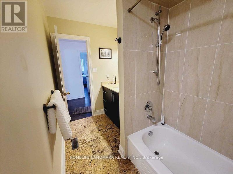 274 Falstaff Avenue, Toronto, Ontario  M6L 3E6 - Photo 21 - W13739334