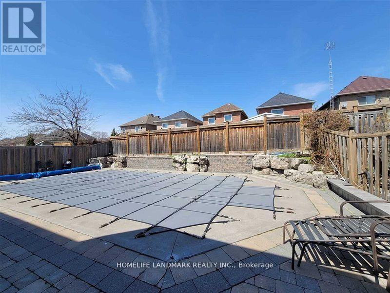 274 Falstaff Avenue, Toronto, Ontario  M6L 3E6 - Photo 30 - W13739334
