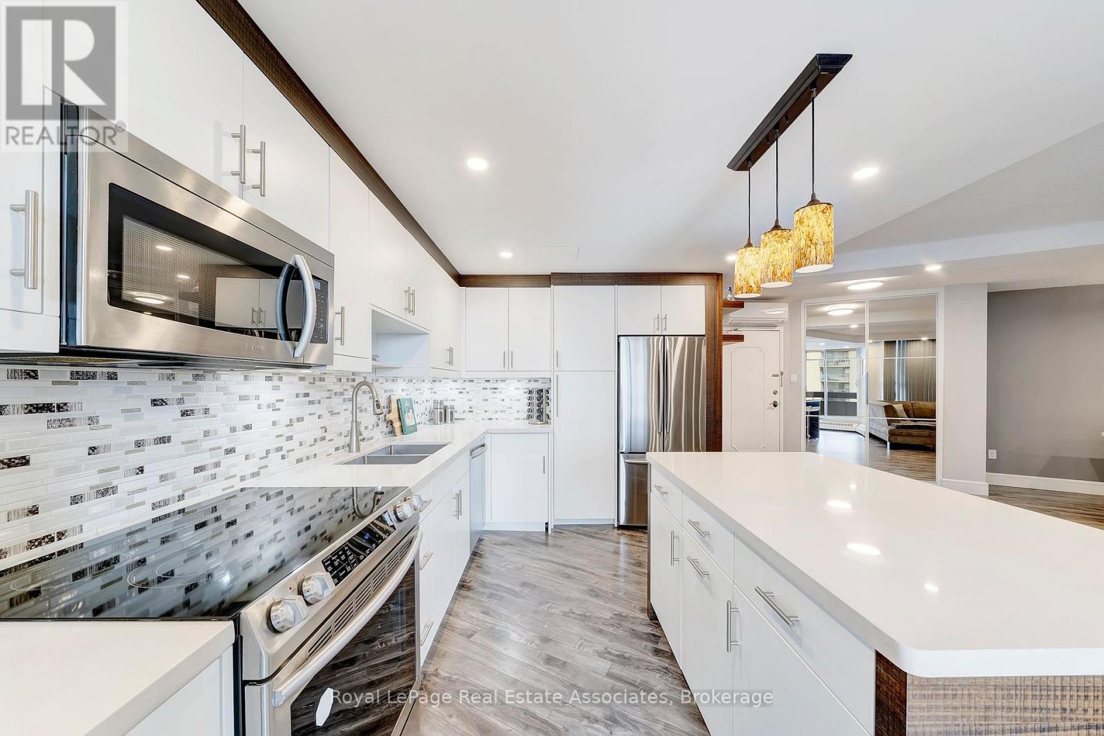 1406 - 335 Mill Road, Toronto, Ontario  M9C 1Y6 - Photo 3 - W13739346