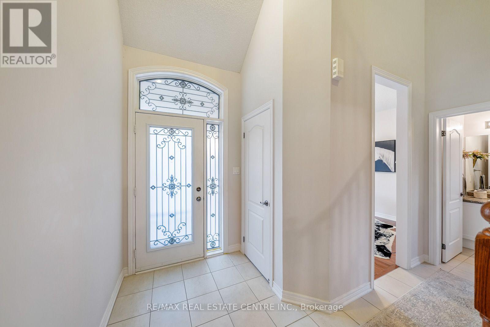 18 Seedhouse Road, Brampton, Ontario  L6R 3Z5 - Photo 6 - W13739354